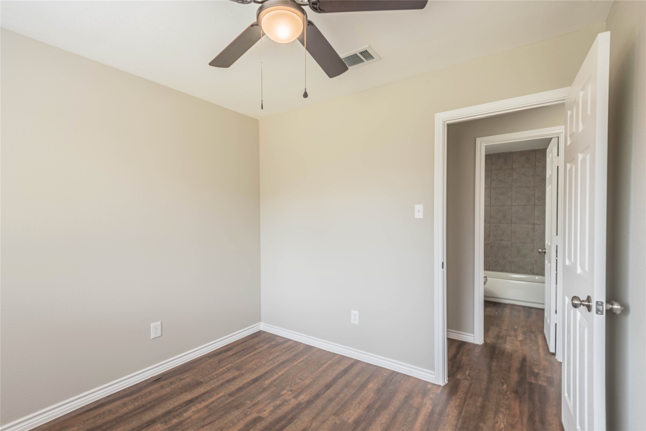 7522 Pepperbrook Drive Property Photo 14