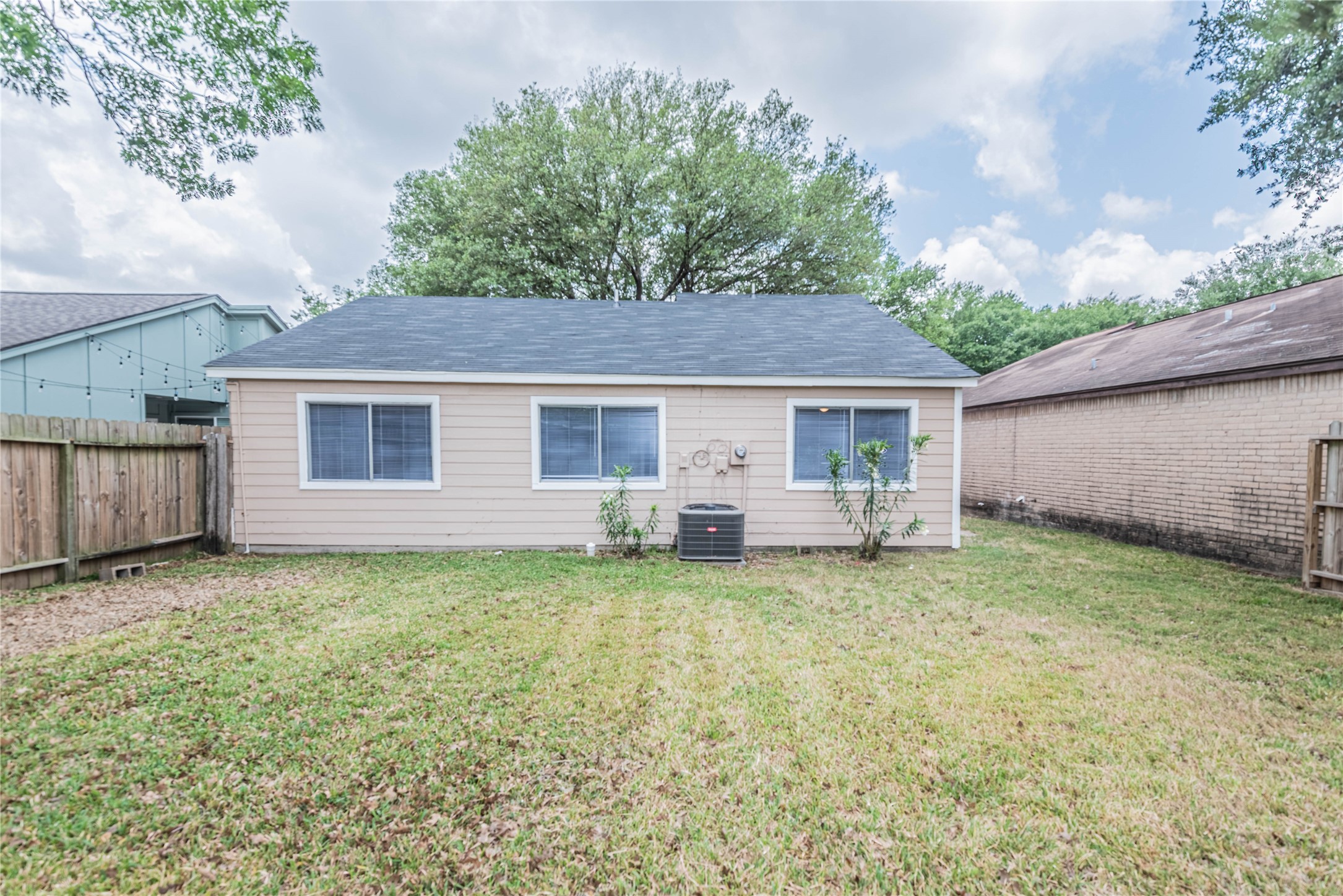 7522 Pepperbrook Drive Property Photo 16