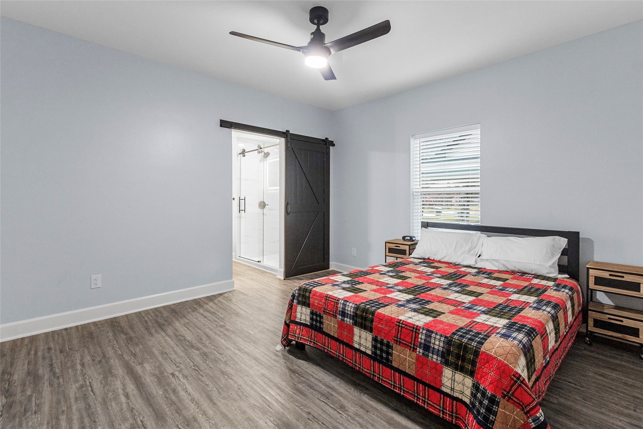 2711 Eagle Street Property Photo 18