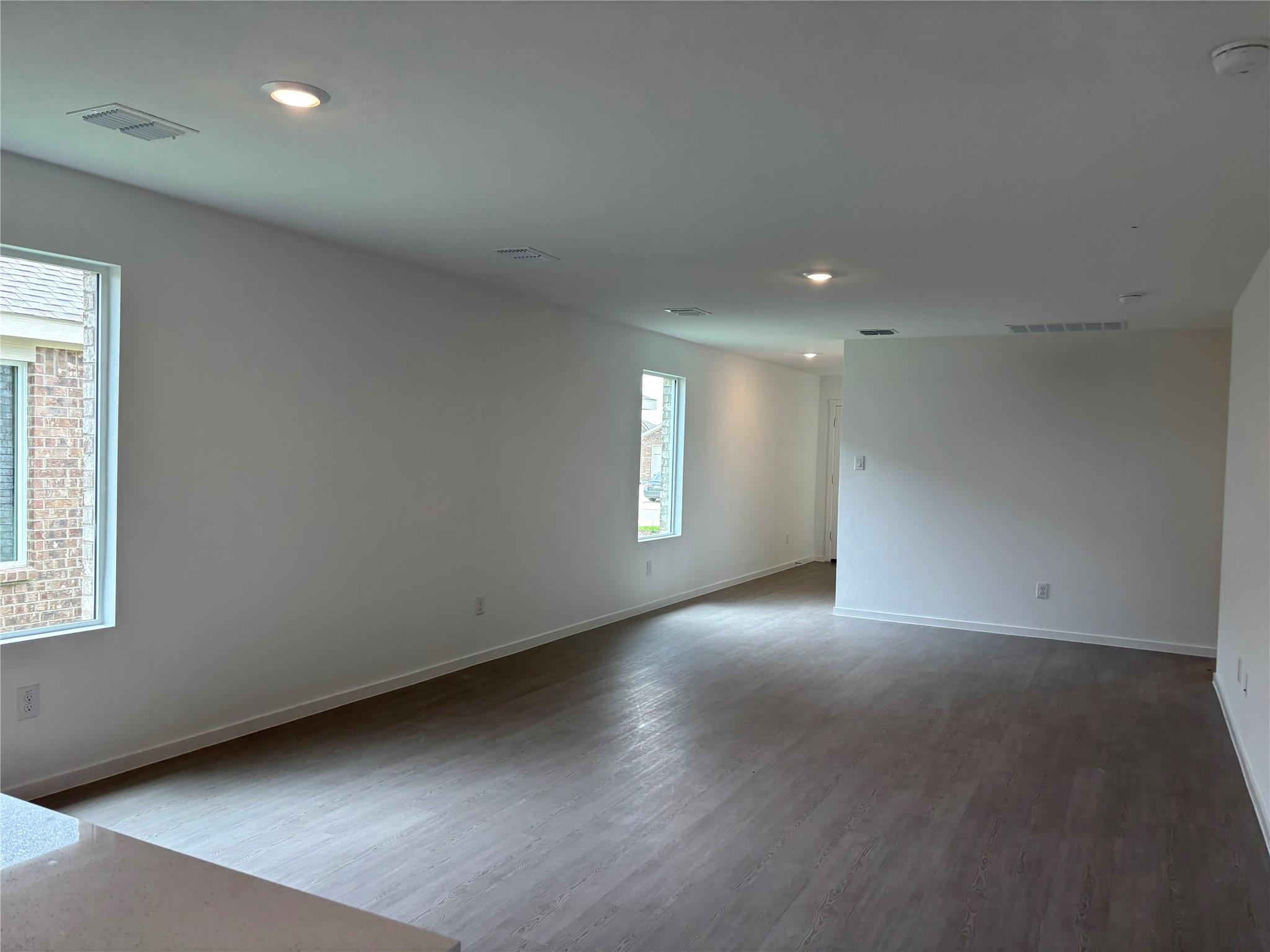 557 Falling Cave Drive, Willis Tx 77378 Property Photo 5