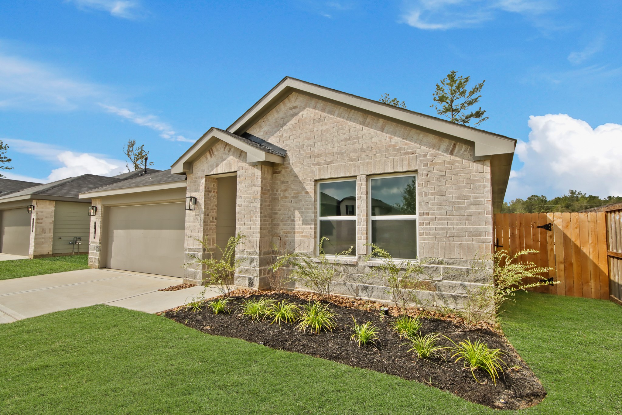 4323 Multnomah Falls Court Property Photo 2