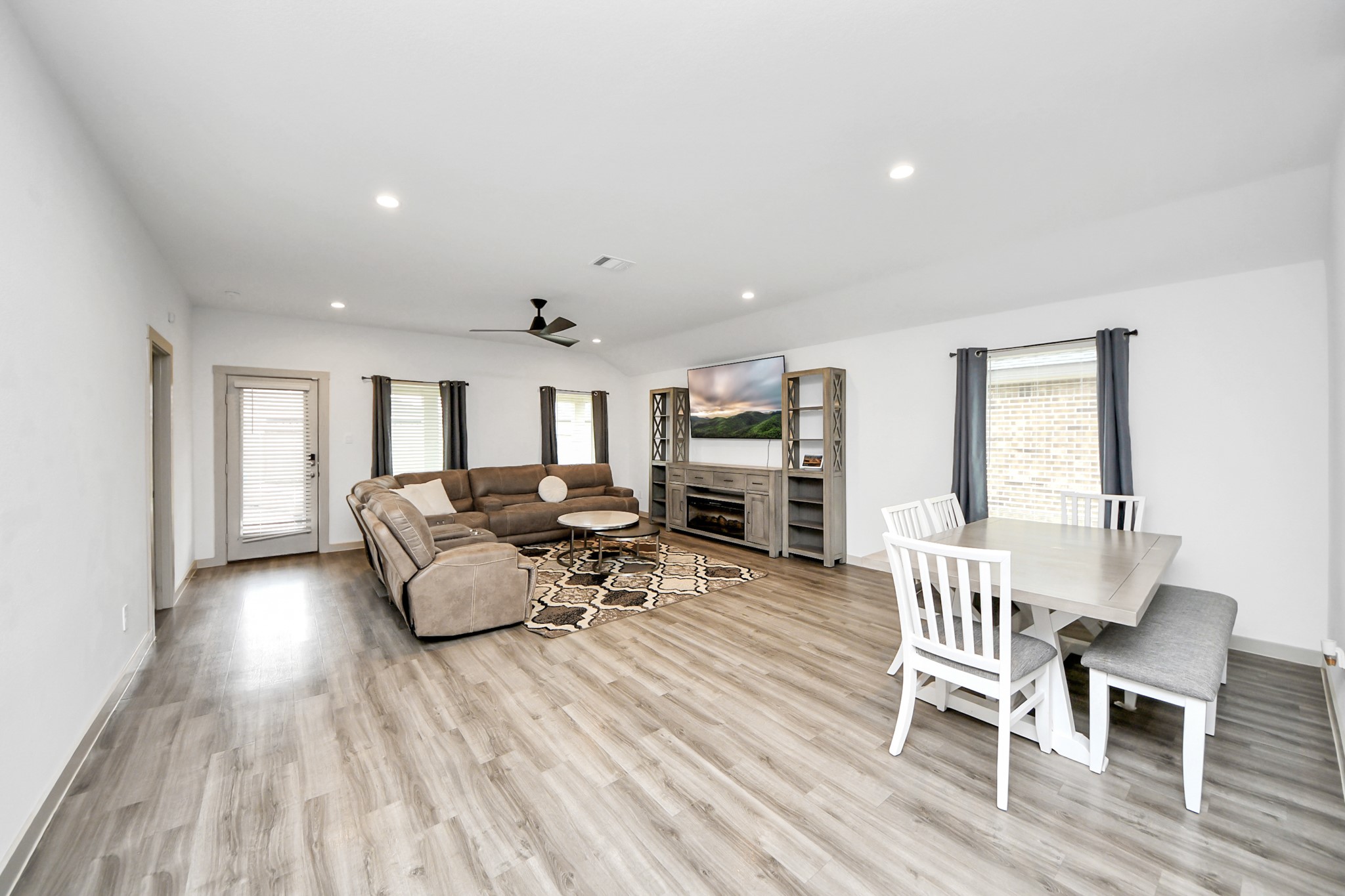 950 Curly Angora Court Property Photo 9