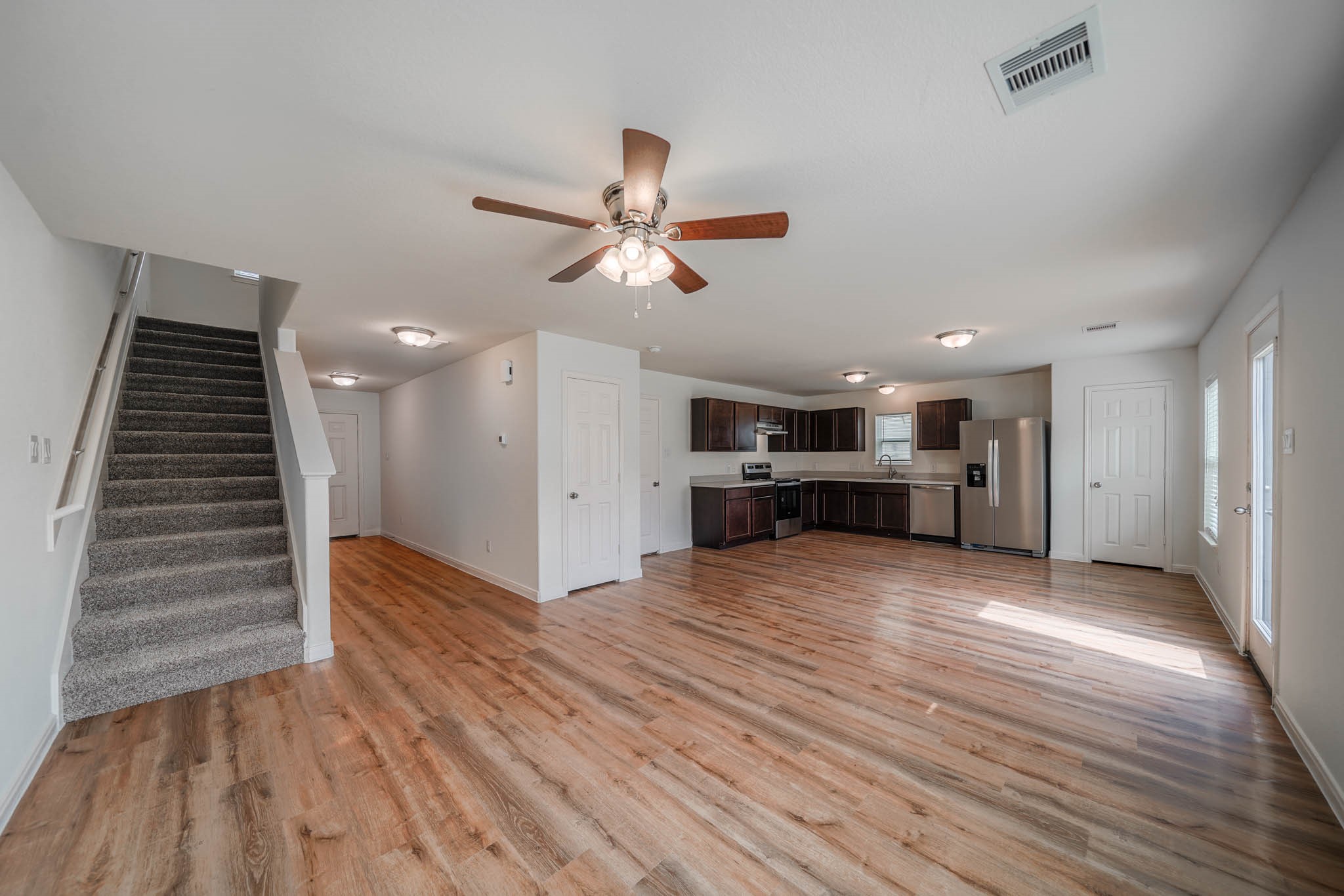 169 Iris Property Photo 6