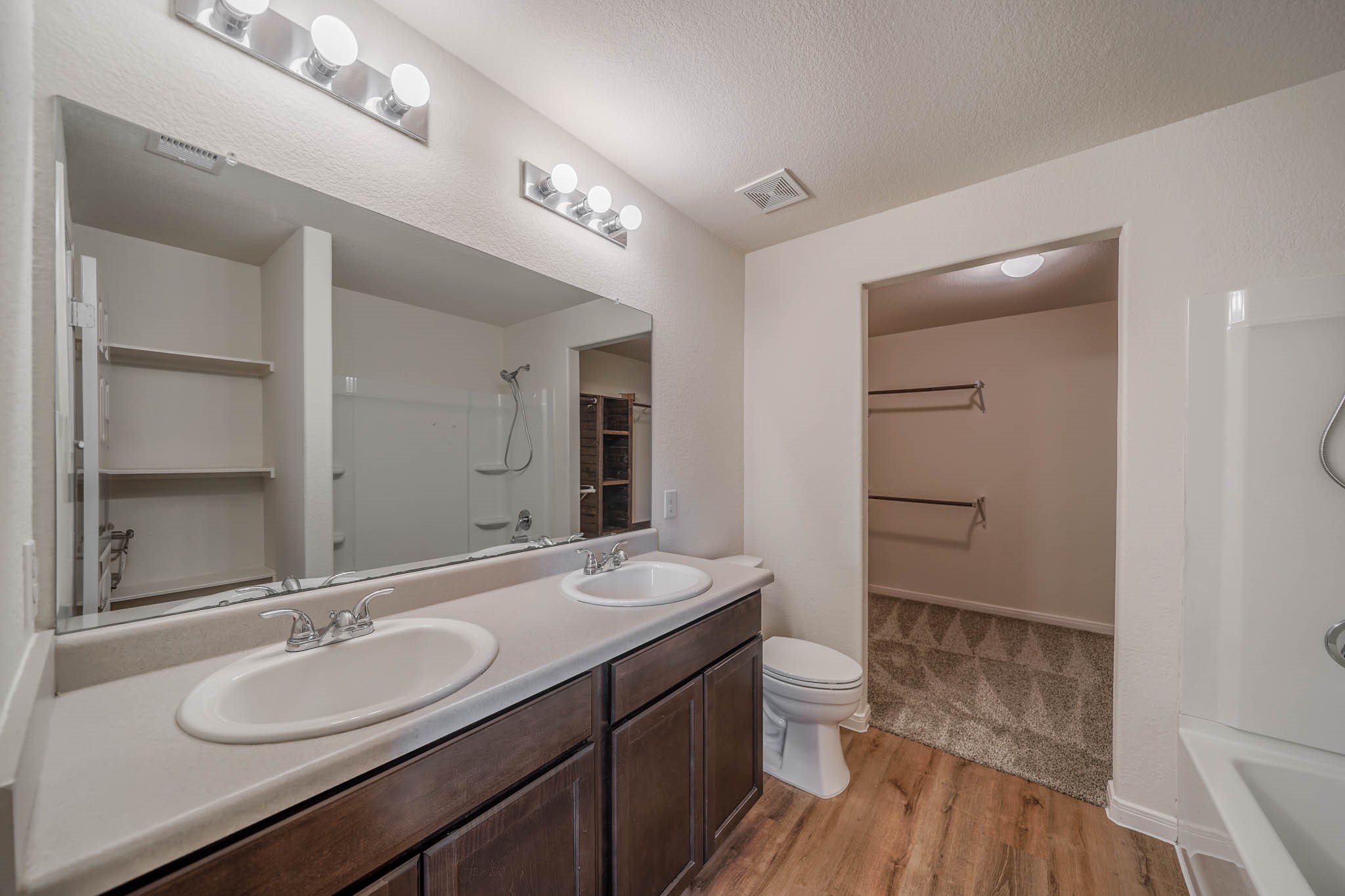 169 Iris Property Photo 13