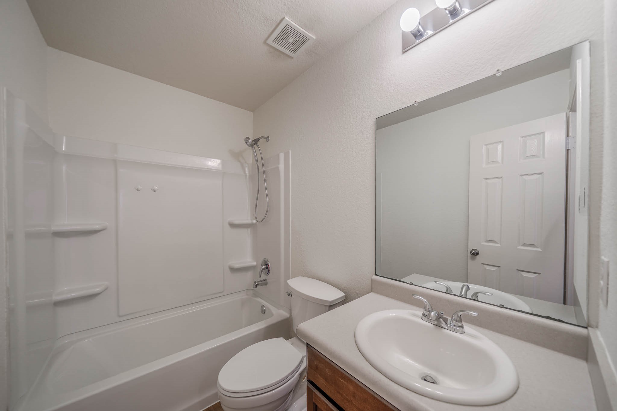 169 Iris Property Photo 17