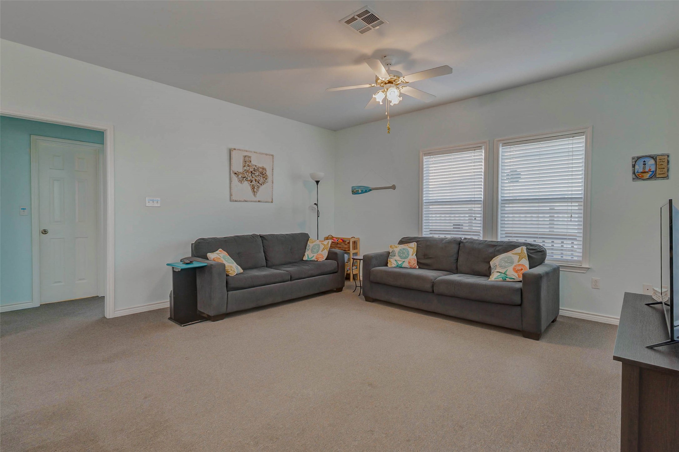 2691 Gillespie Property Photo 5