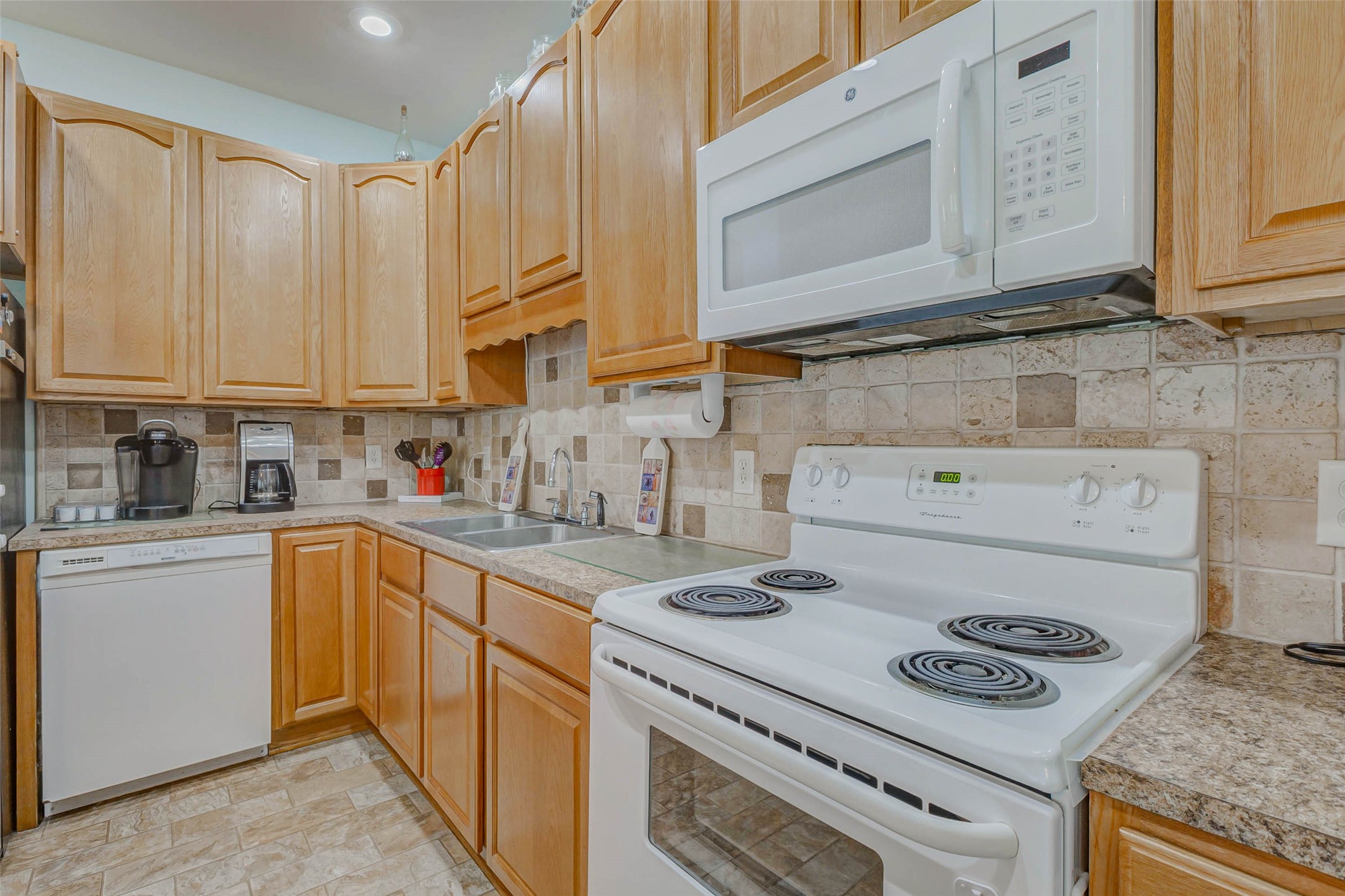 2691 Gillespie Property Photo 16