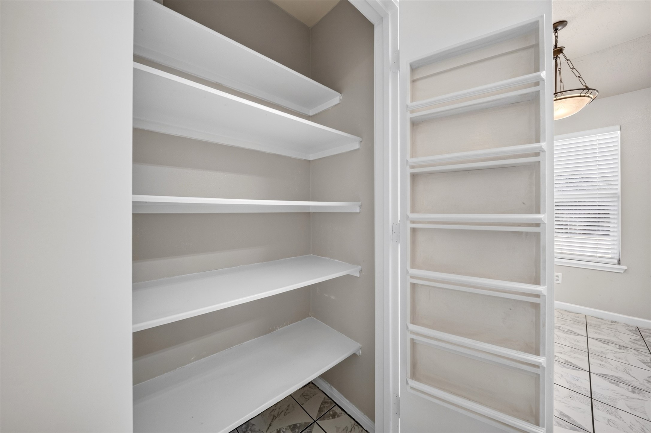 20023 Ravenmeadow Lane Property Photo 12