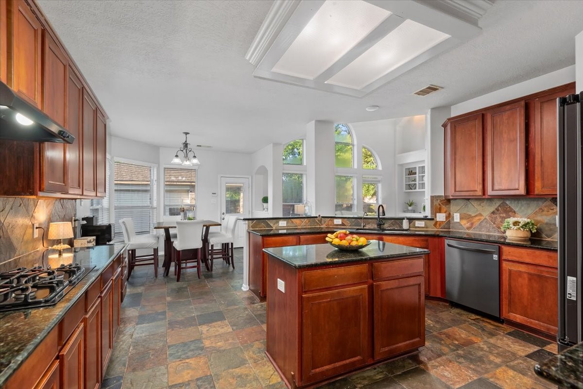 6507 Quiet Pointe Drive Property Photo 10