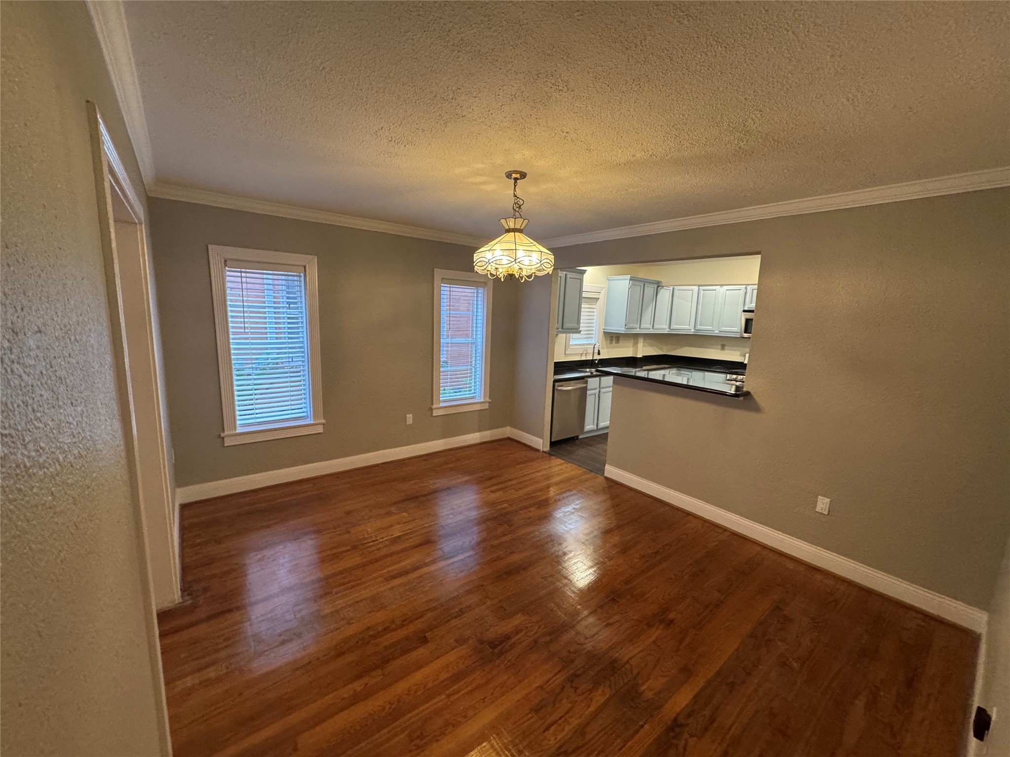 1802 Banks Street 2 Property Photo 12