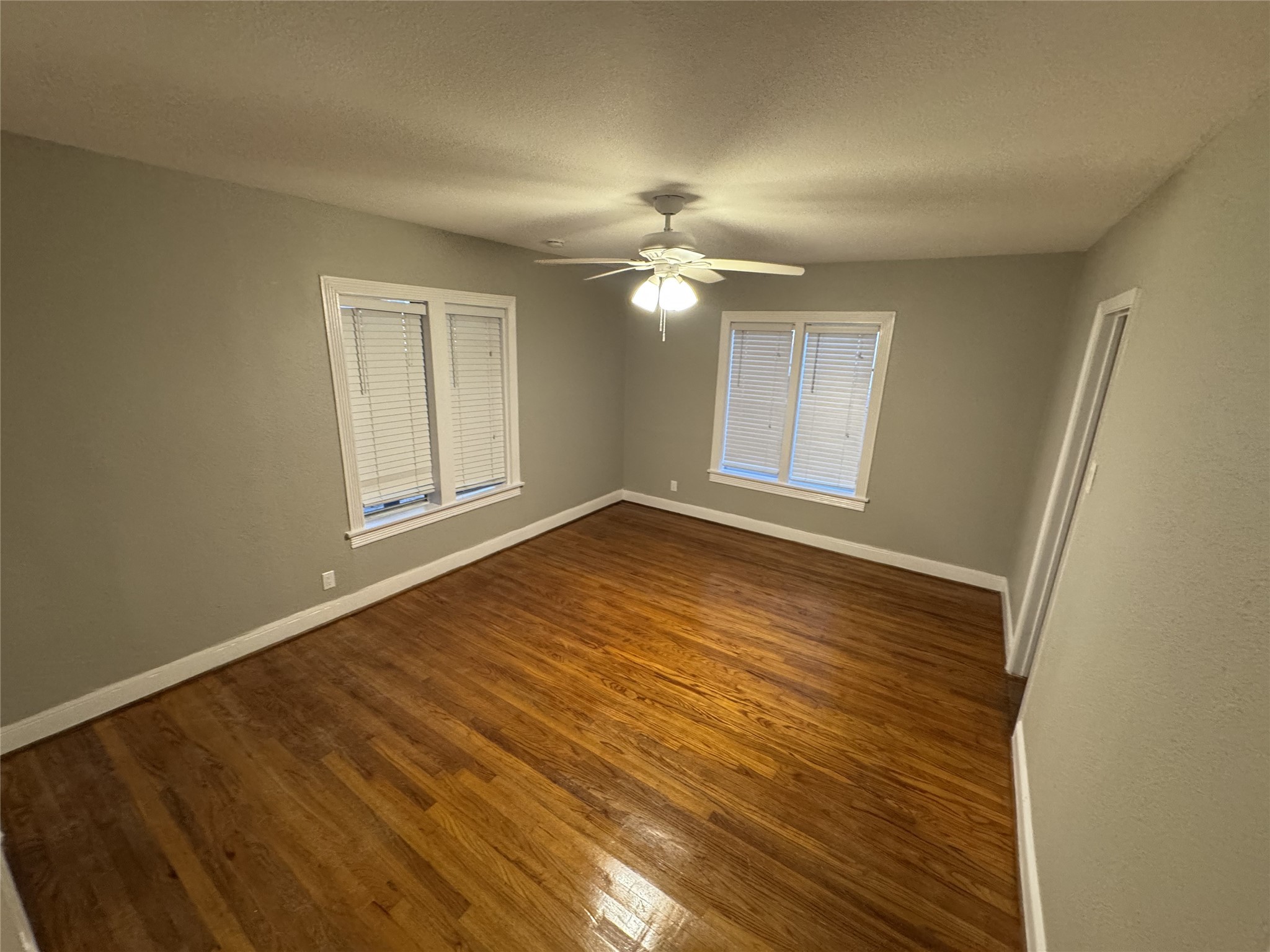 1802 Banks Street 2 Property Photo 14