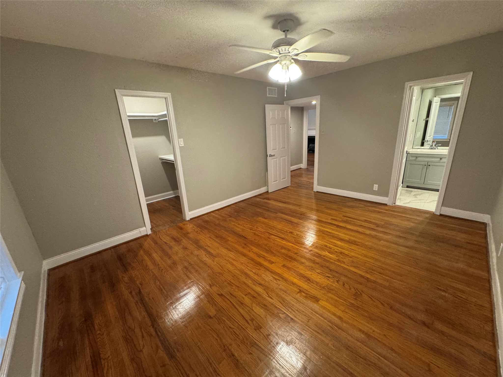 1802 Banks Street 2 Property Photo 16