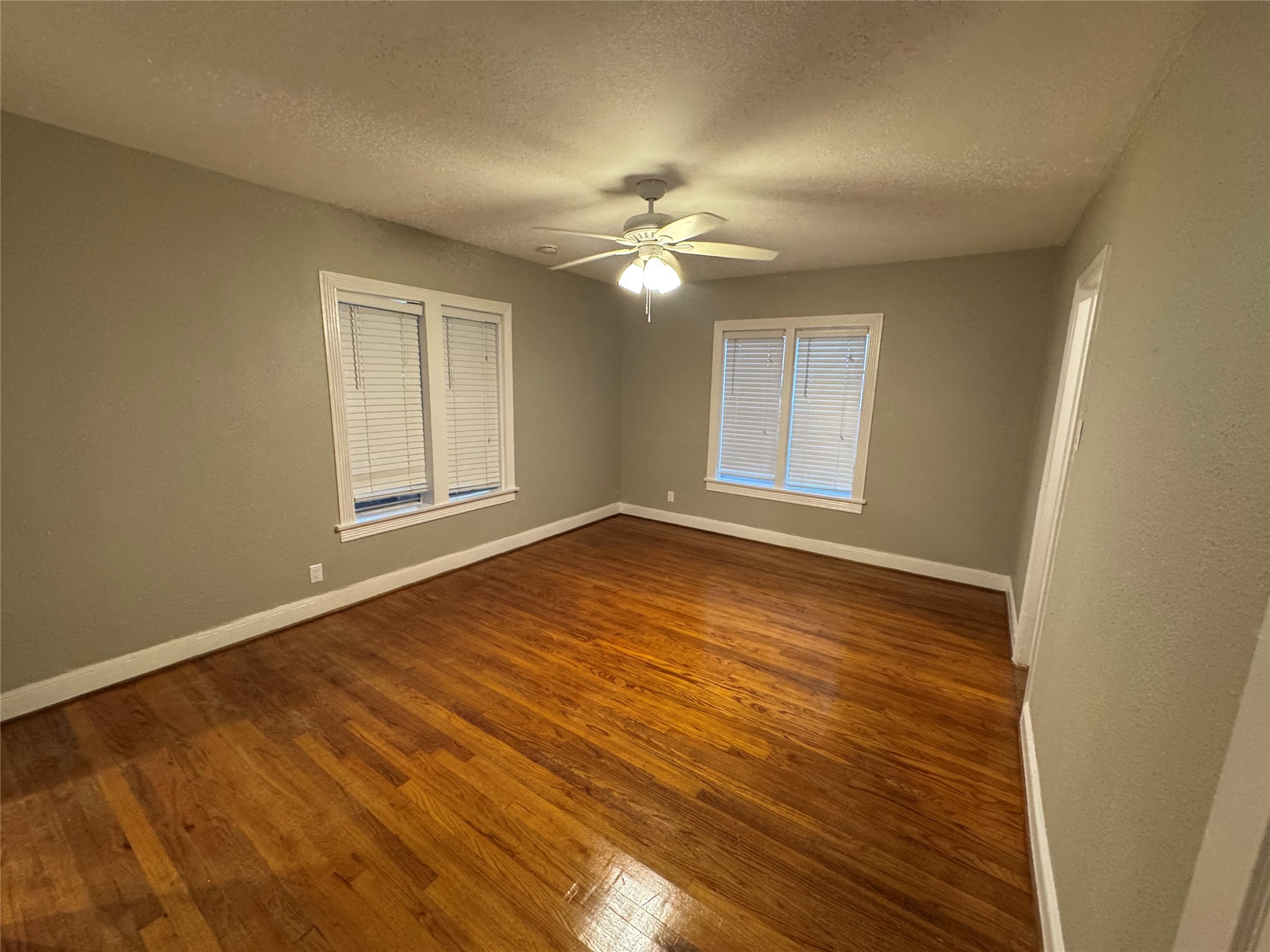 1802 Banks Street 2 Property Photo 19