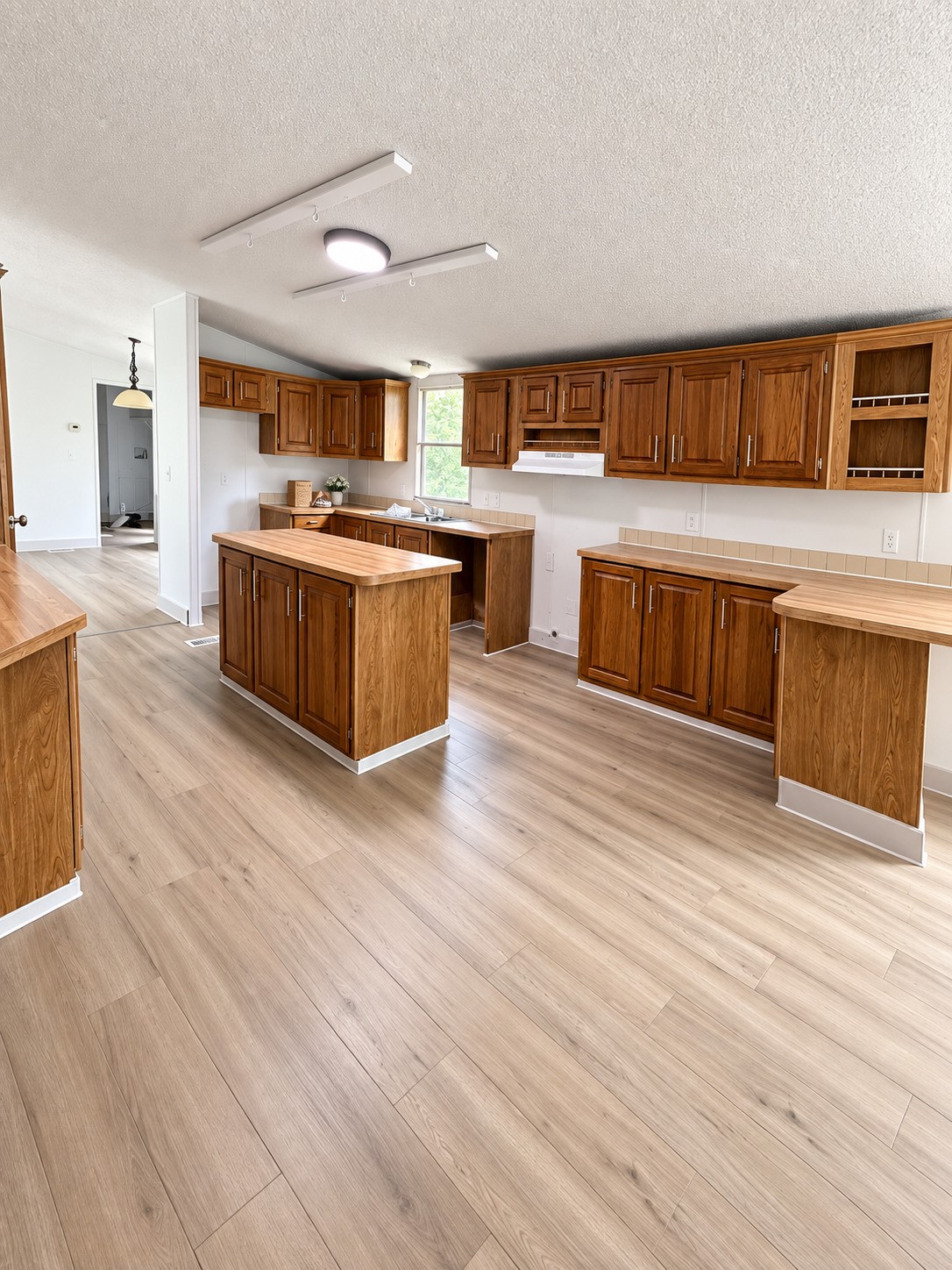 17682 Deer Glen West Drive Property Photo 3