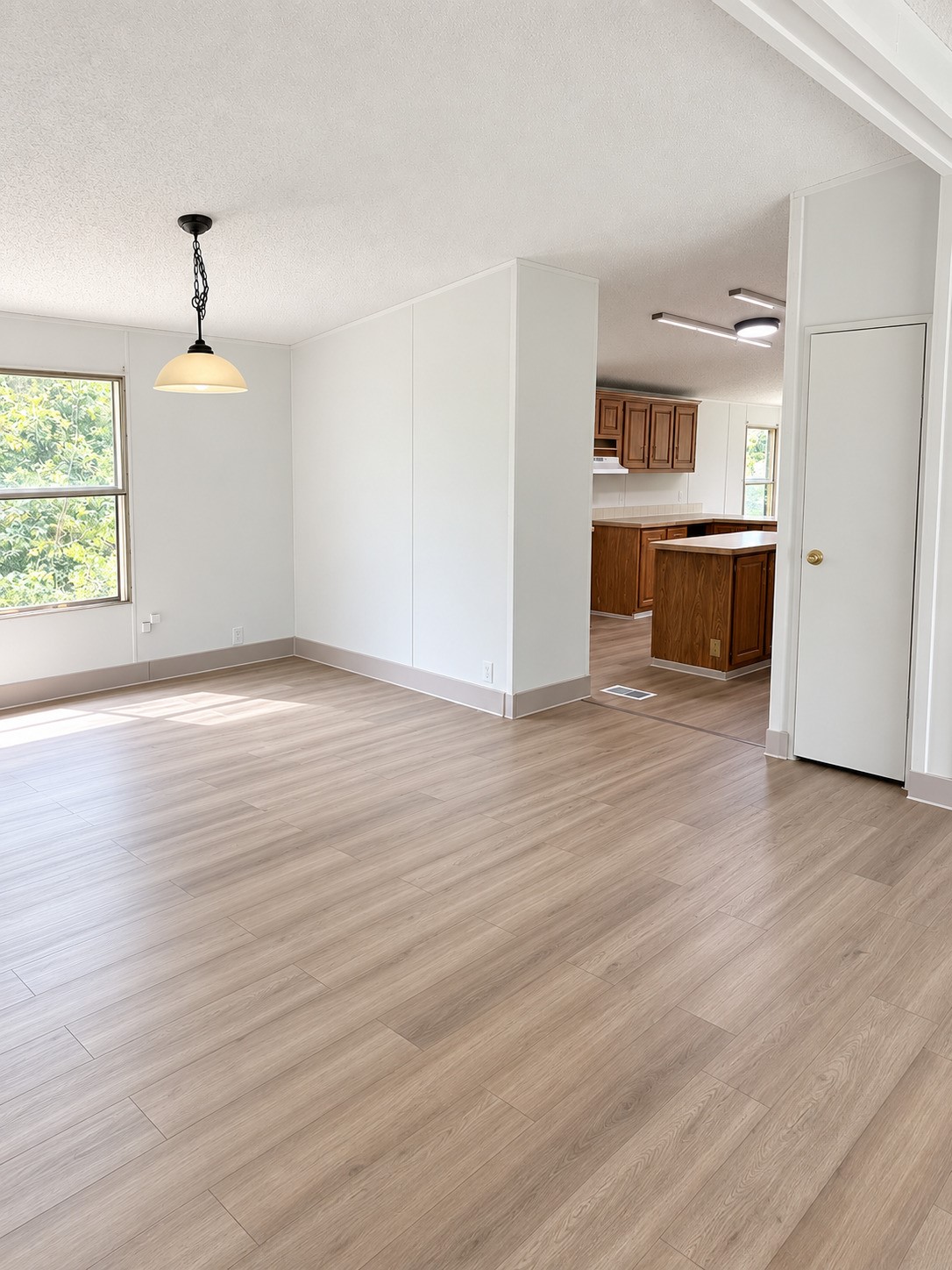 17682 Deer Glen West Drive Property Photo 5