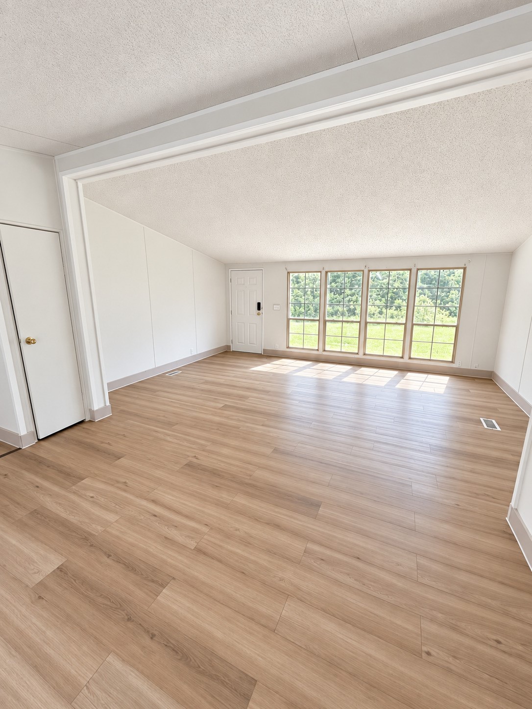 17682 Deer Glen West Drive Property Photo 6