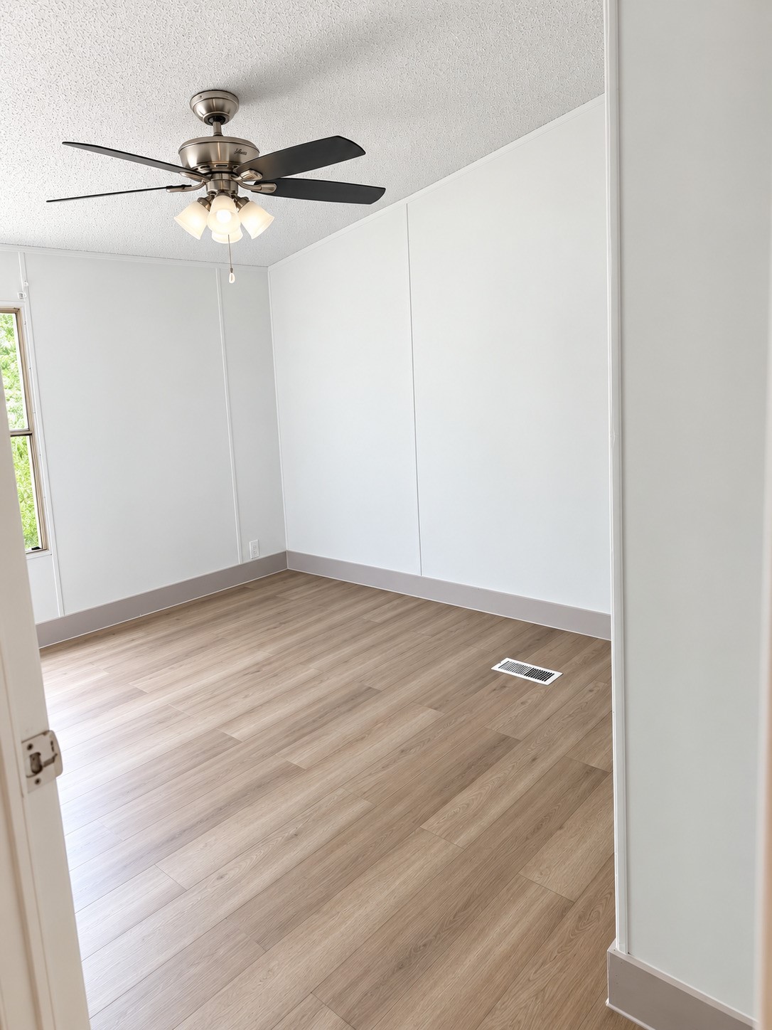 17682 Deer Glen West Drive Property Photo 10
