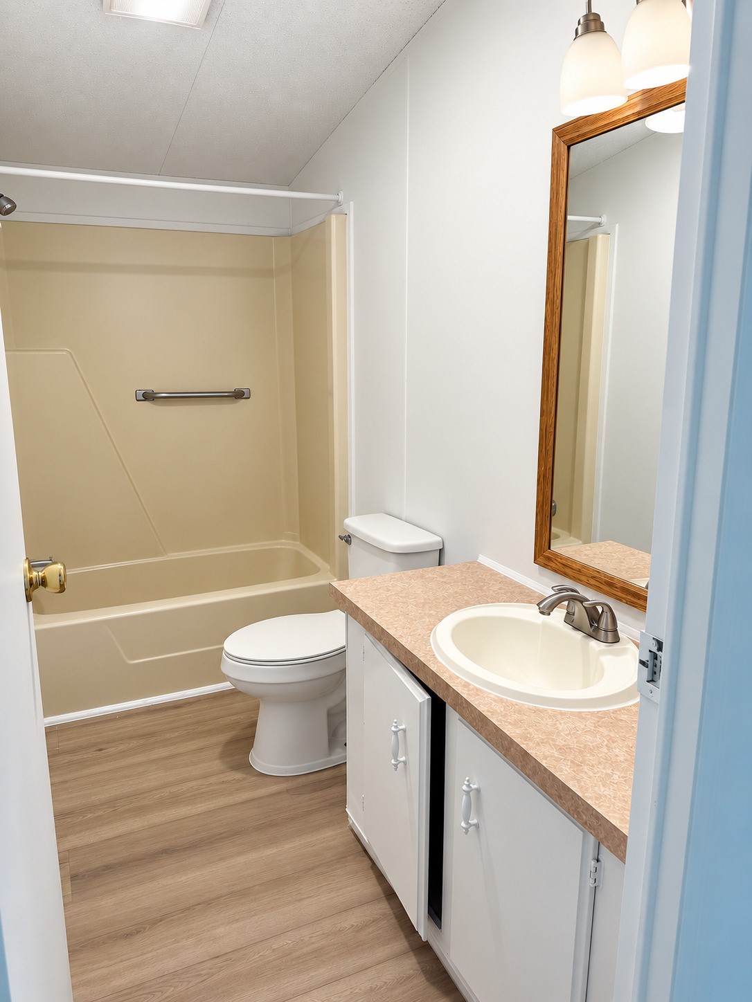17682 Deer Glen West Drive Property Photo 14