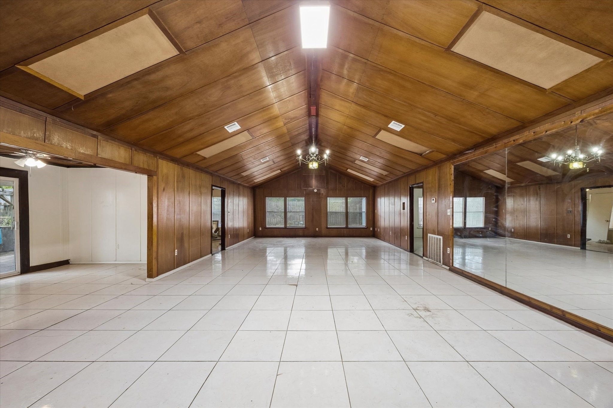 10910 Keese Drive Property Photo 2