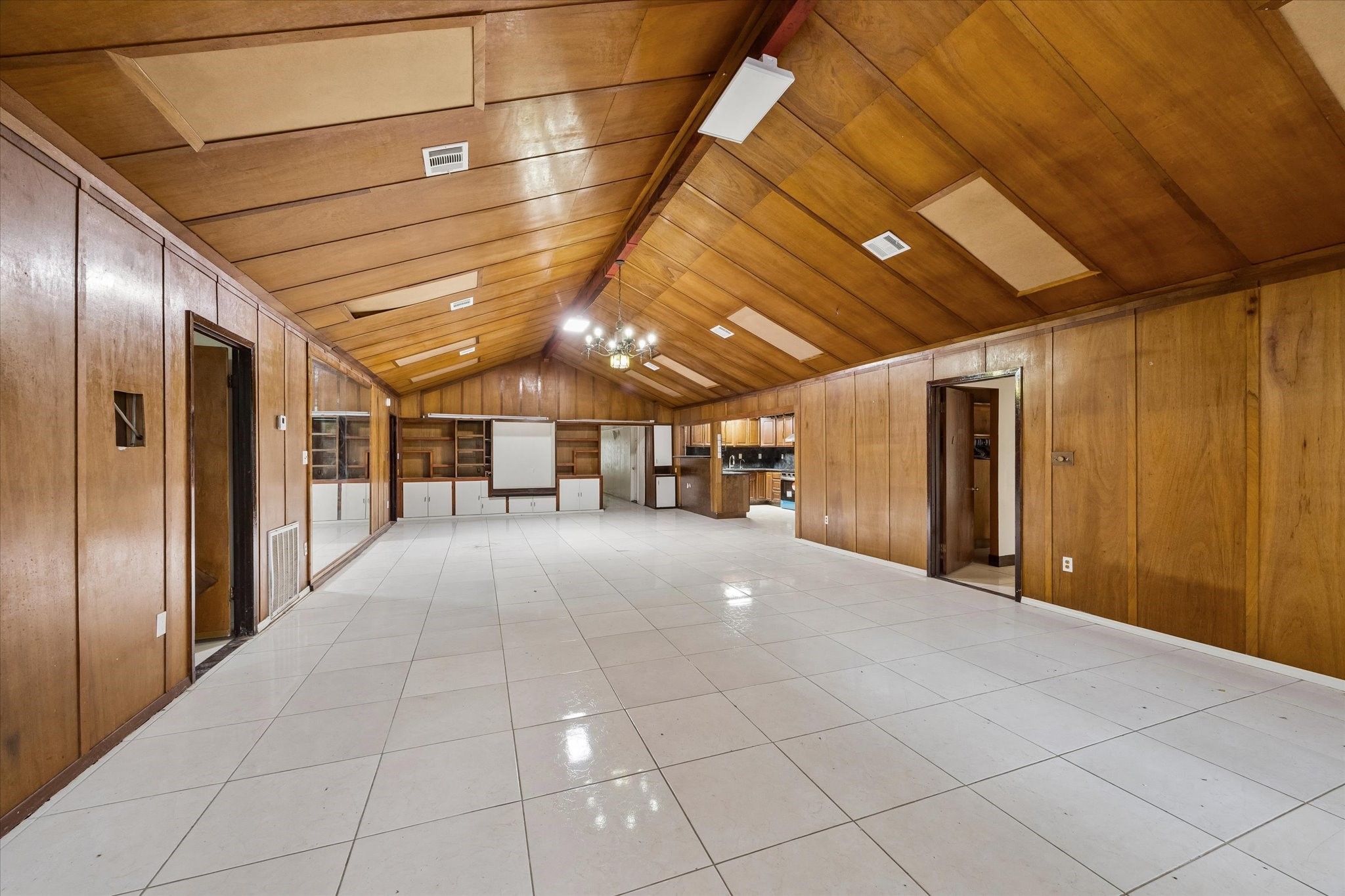 10910 Keese Drive Property Photo 3