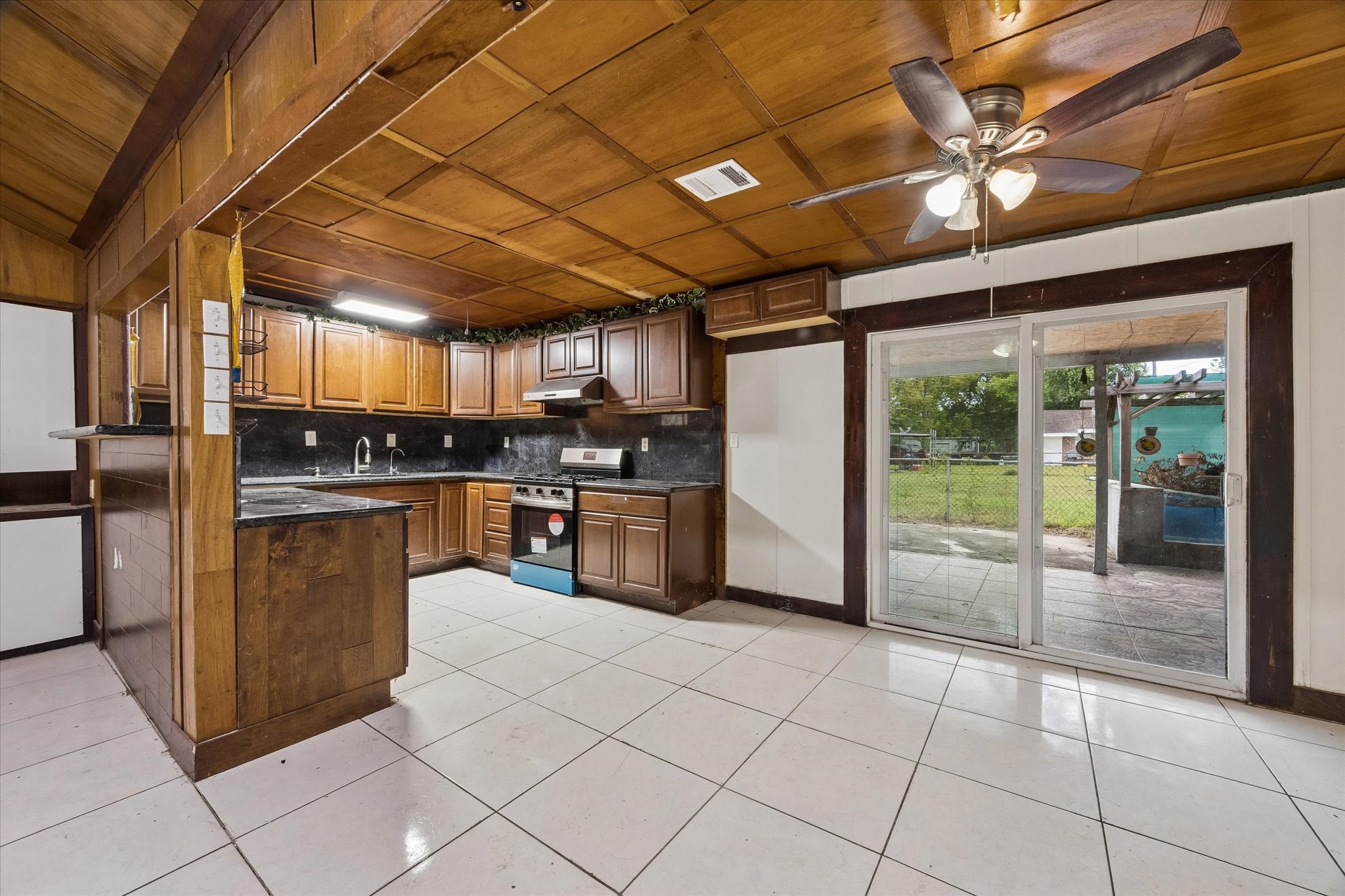 10910 Keese Drive Property Photo 4