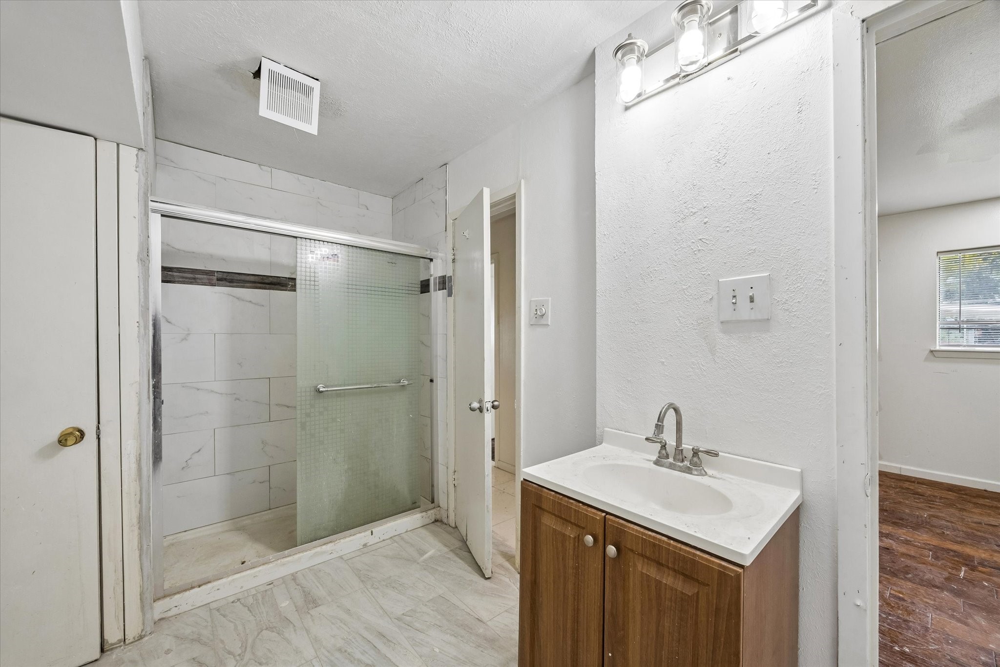 10910 Keese Drive Property Photo 8