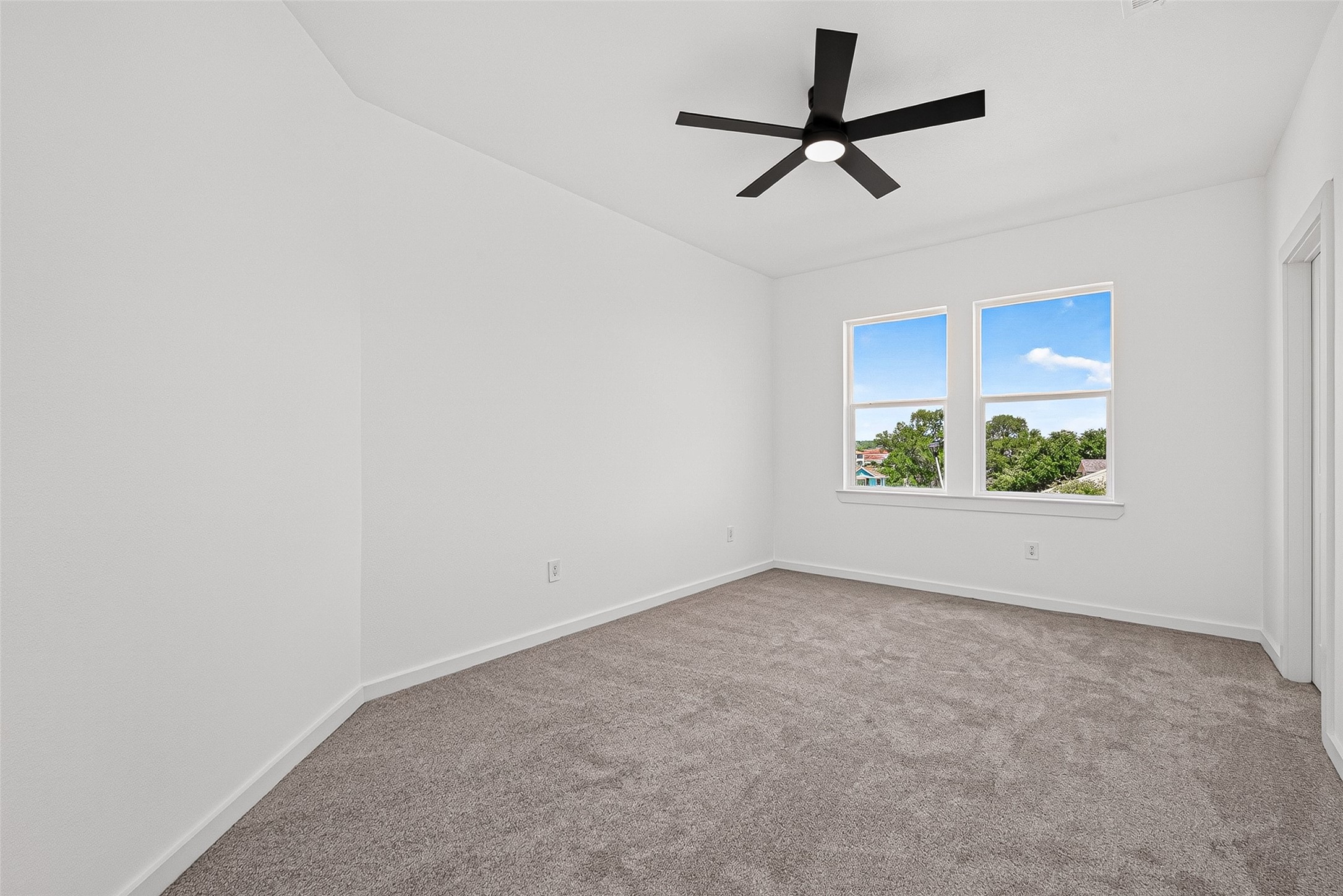 115 Capetown Lane Property Photo 18