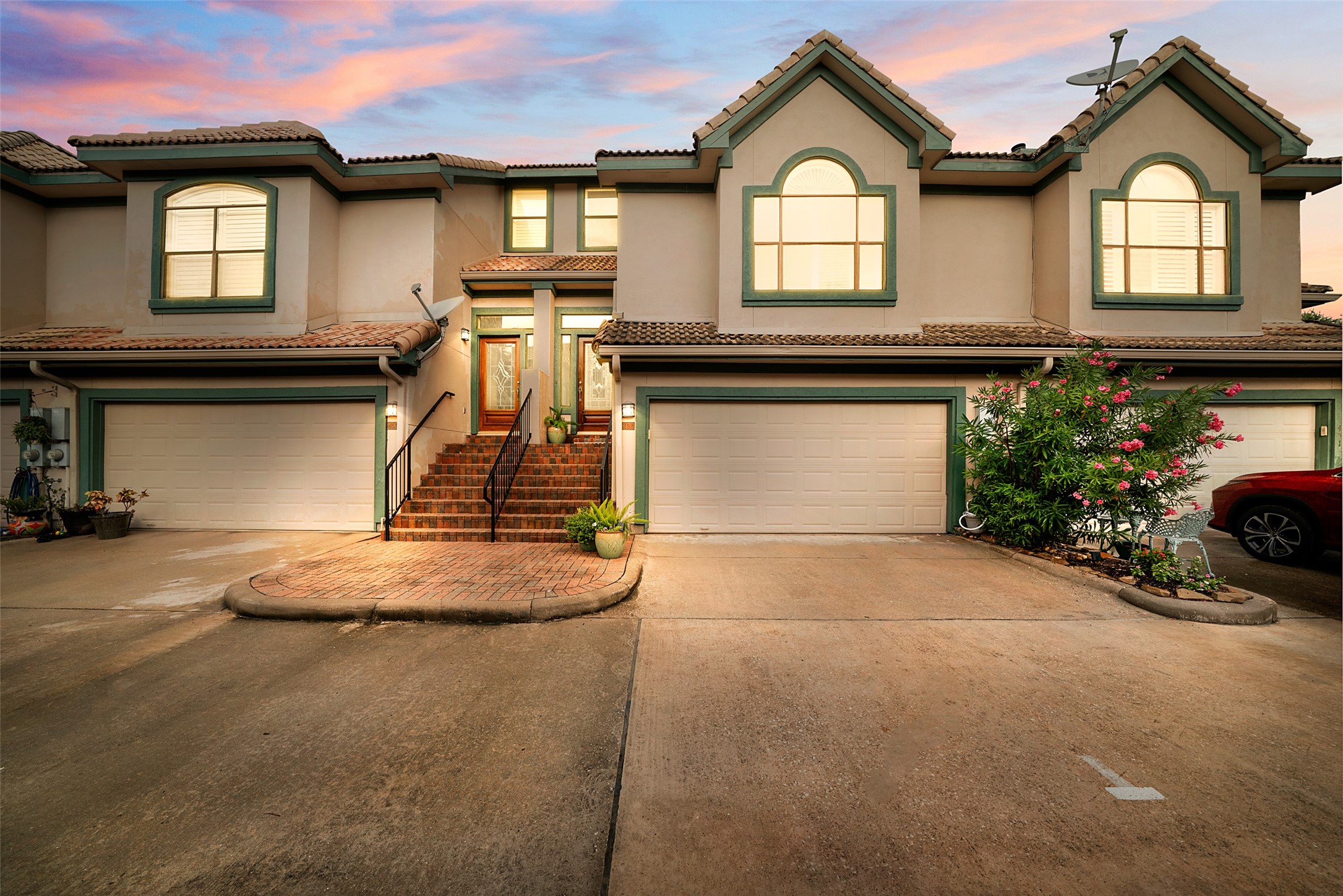 452 Mariners Drive Property Photo 1