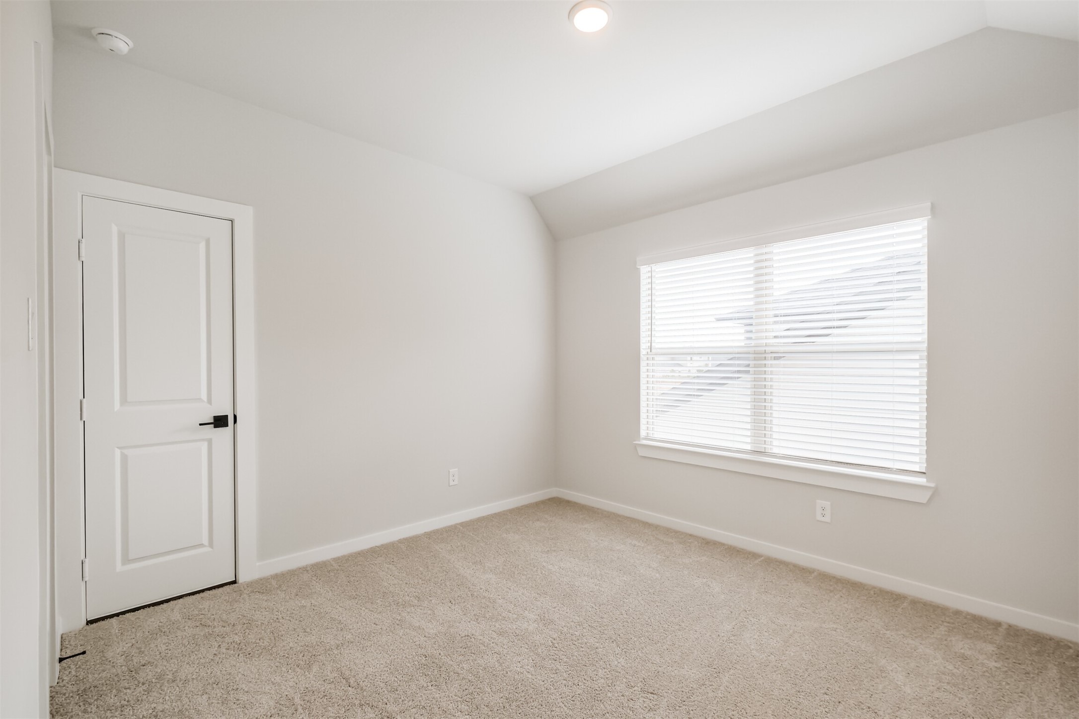 31430 Warm Kindling Way Property Photo 4