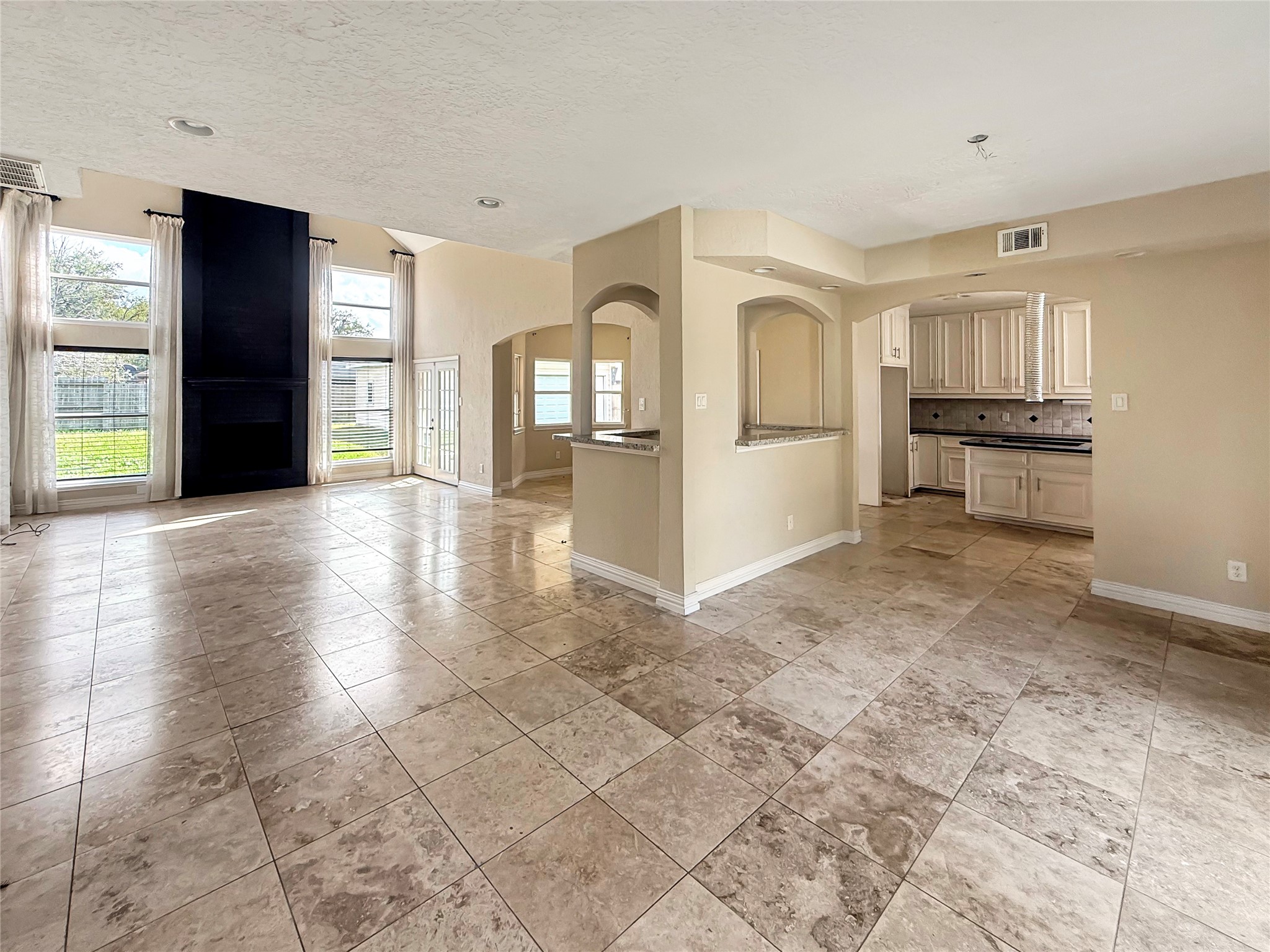 3310 Country Club Boulevard Property Photo 7