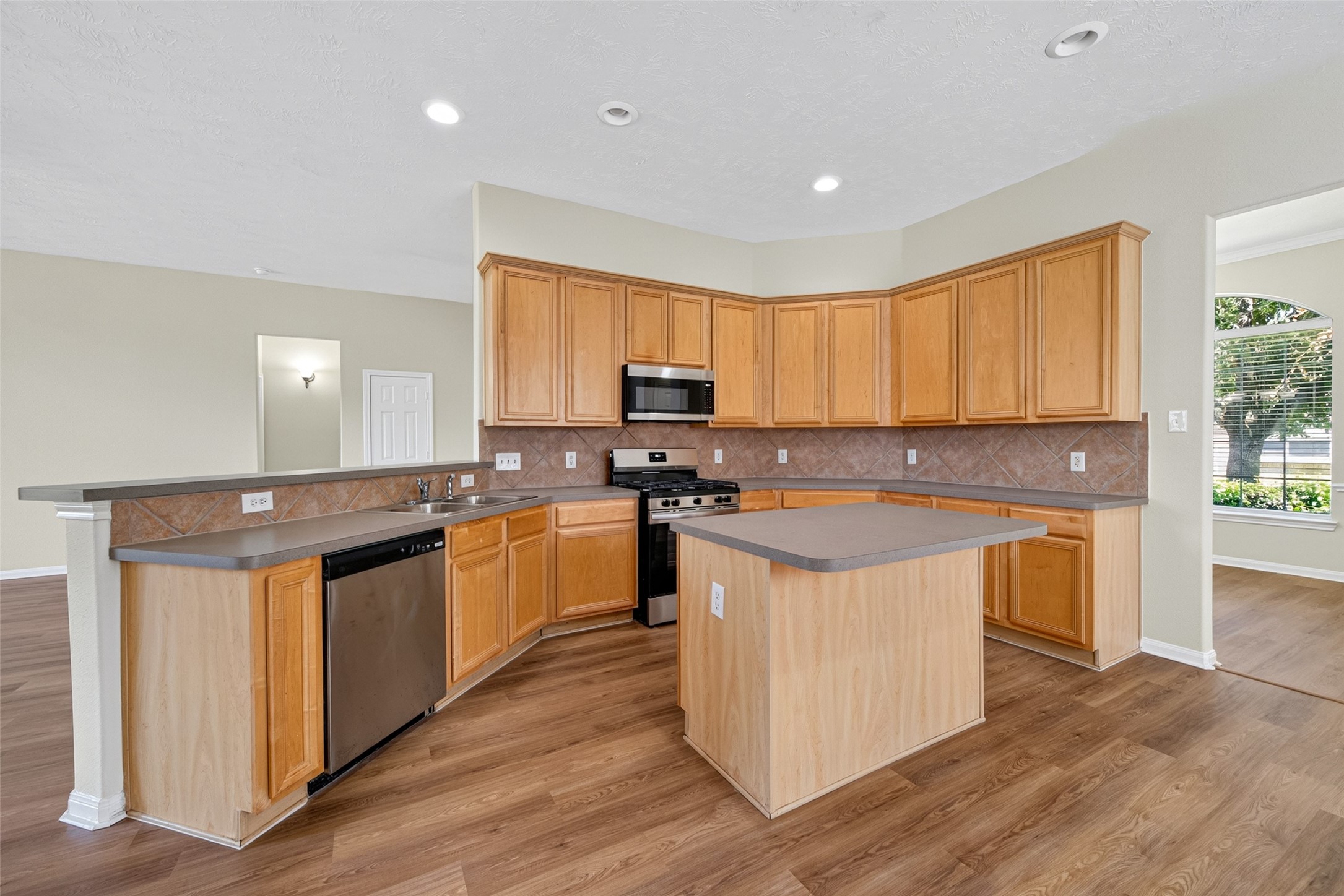 16719 Bishop Knoll Lane Property Photo 23