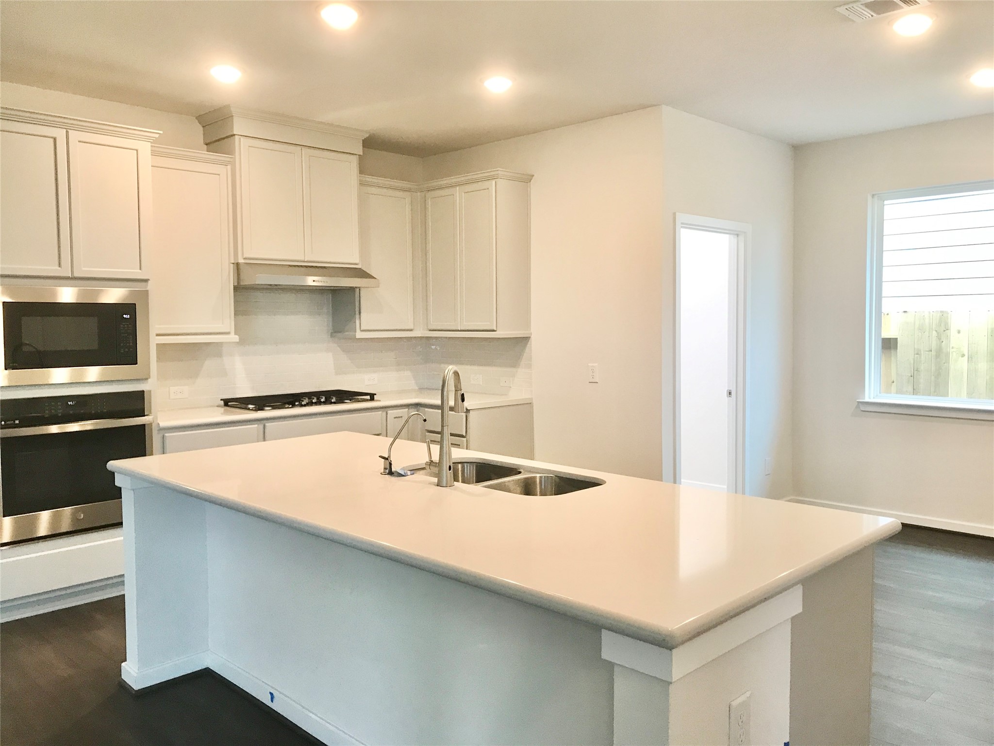 7823 Skylark Heights Lane Property Photo 4