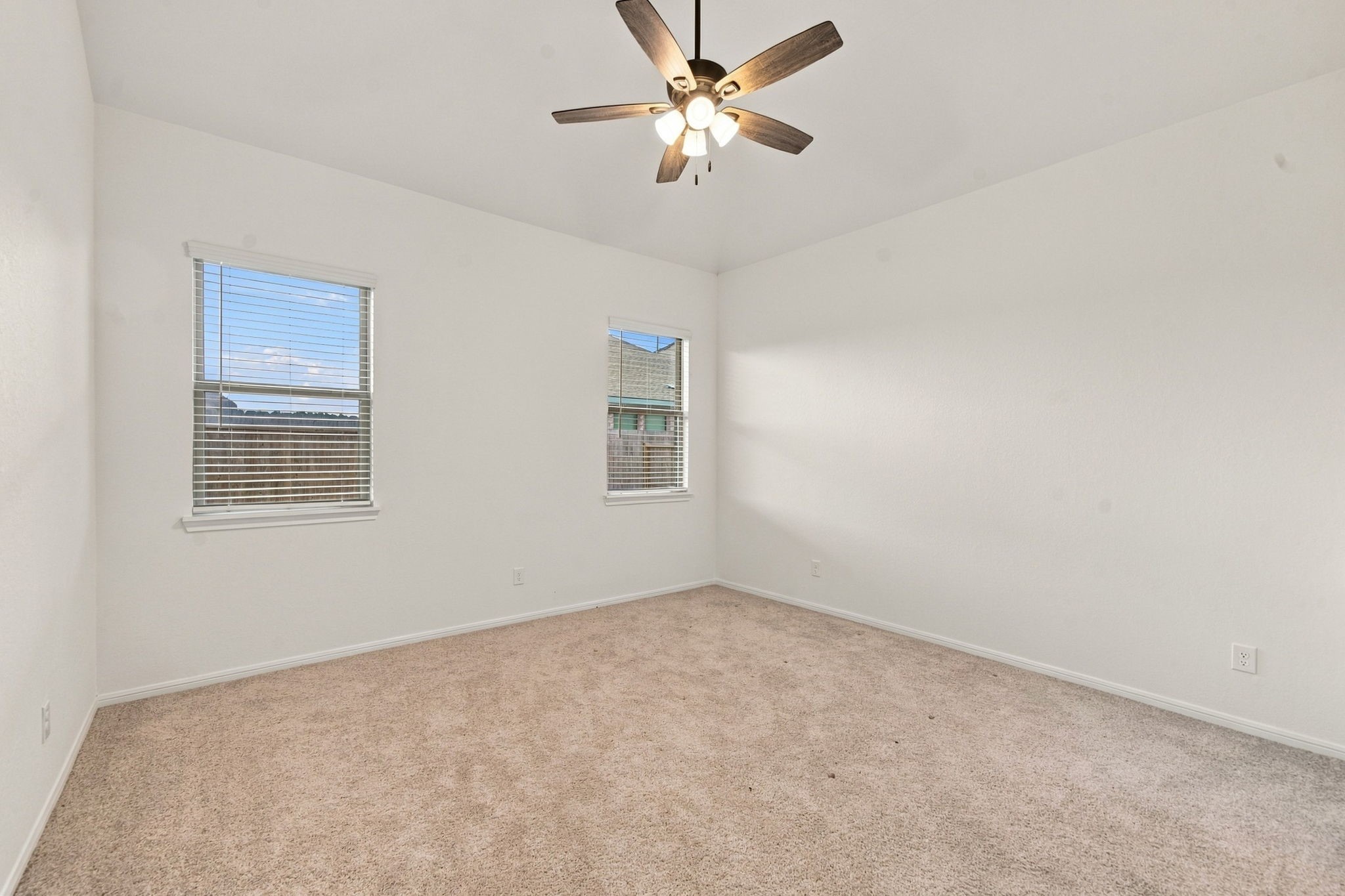 19115 Hazel Firs Lane Property Photo 10