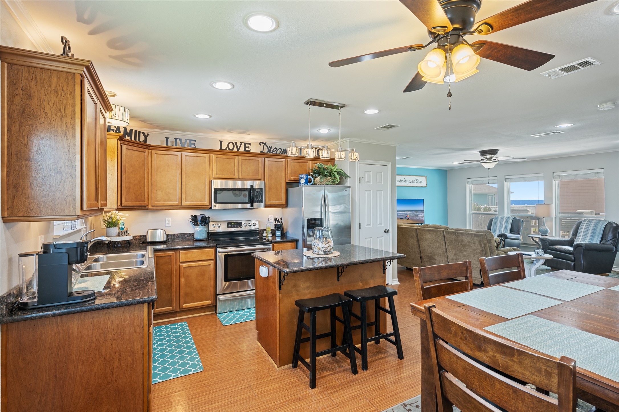 2592 Whitecap Property Photo 18