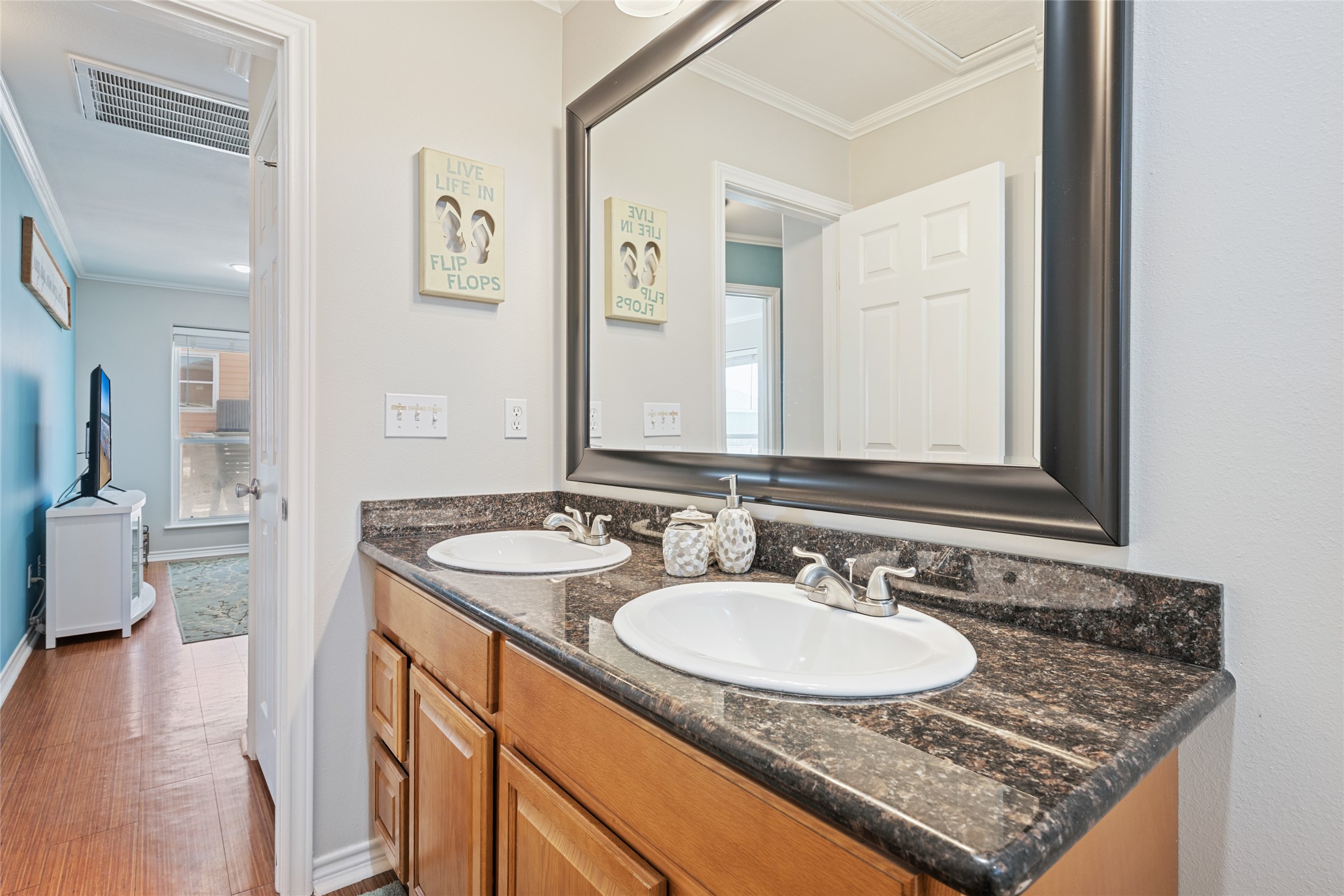 2592 Whitecap Property Photo 38