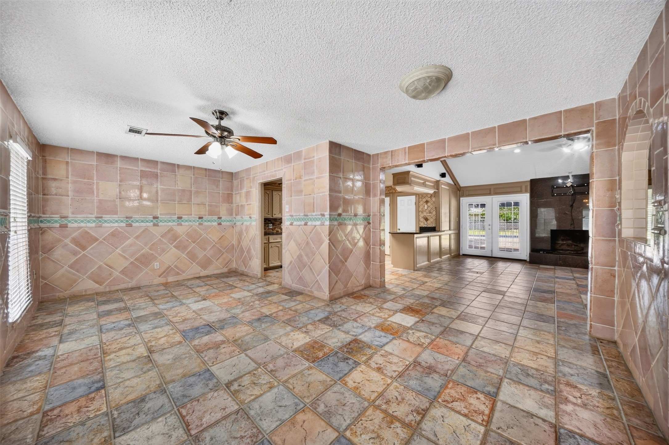 201 Amber Lane Property Photo 6