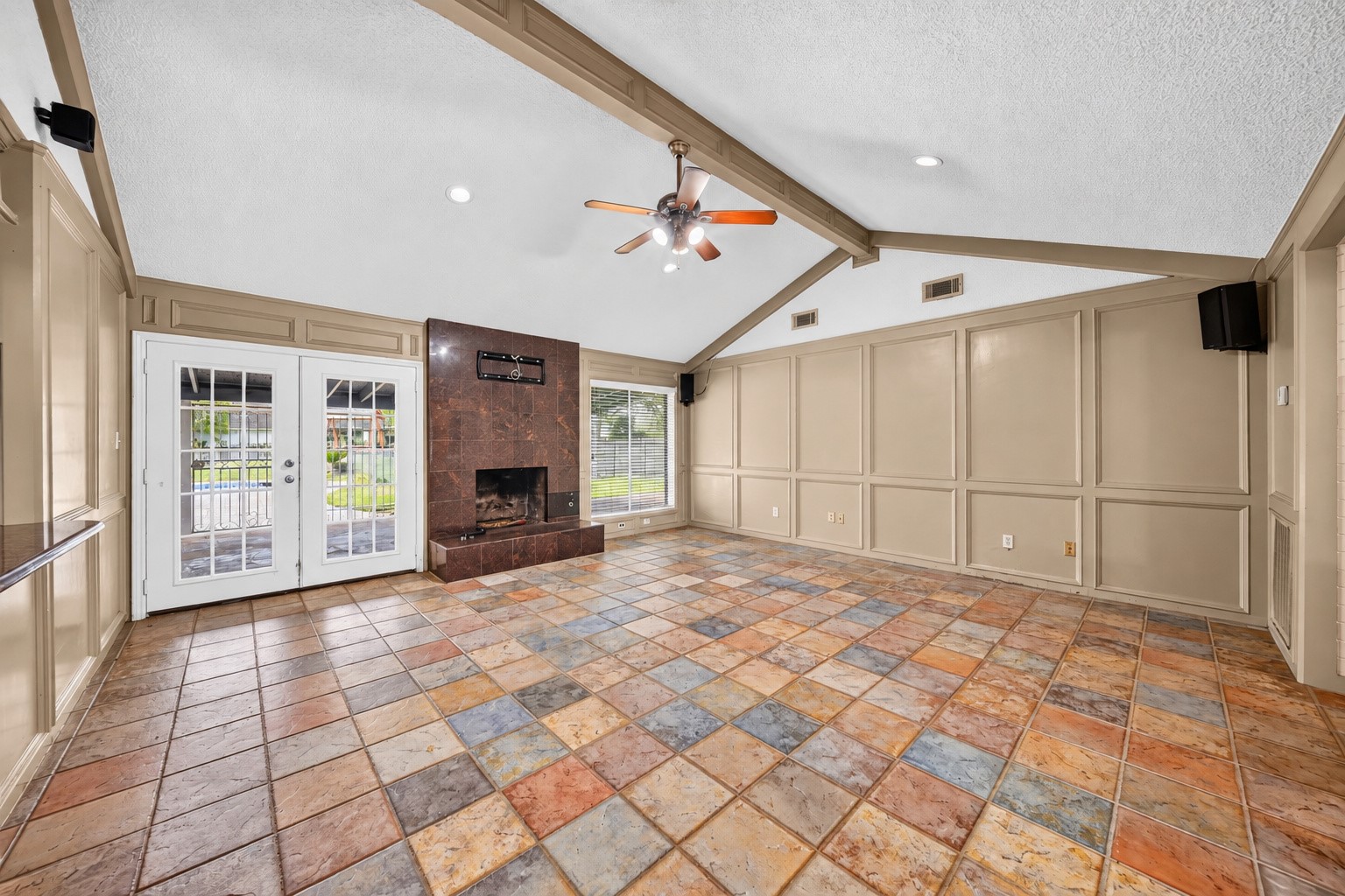 201 Amber Lane Property Photo 13