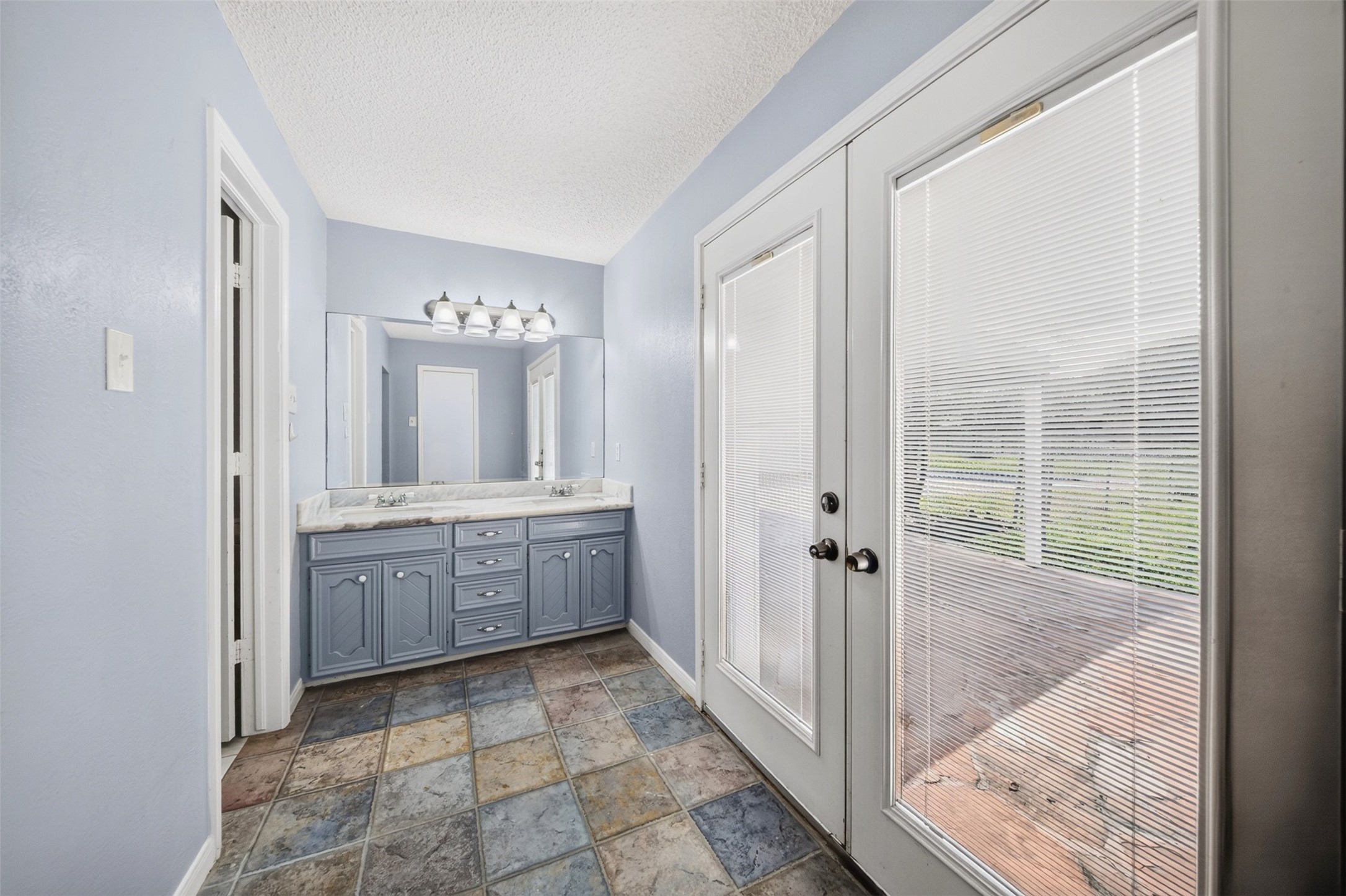 201 Amber Lane Property Photo 17