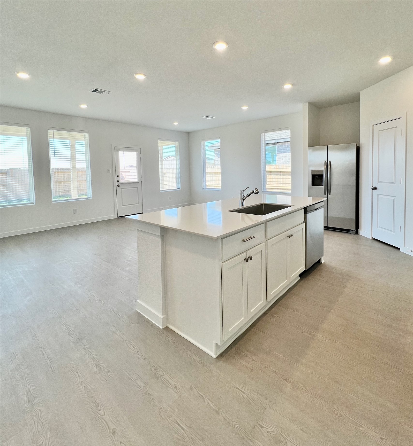 10615 Summers Way Property Photo 5