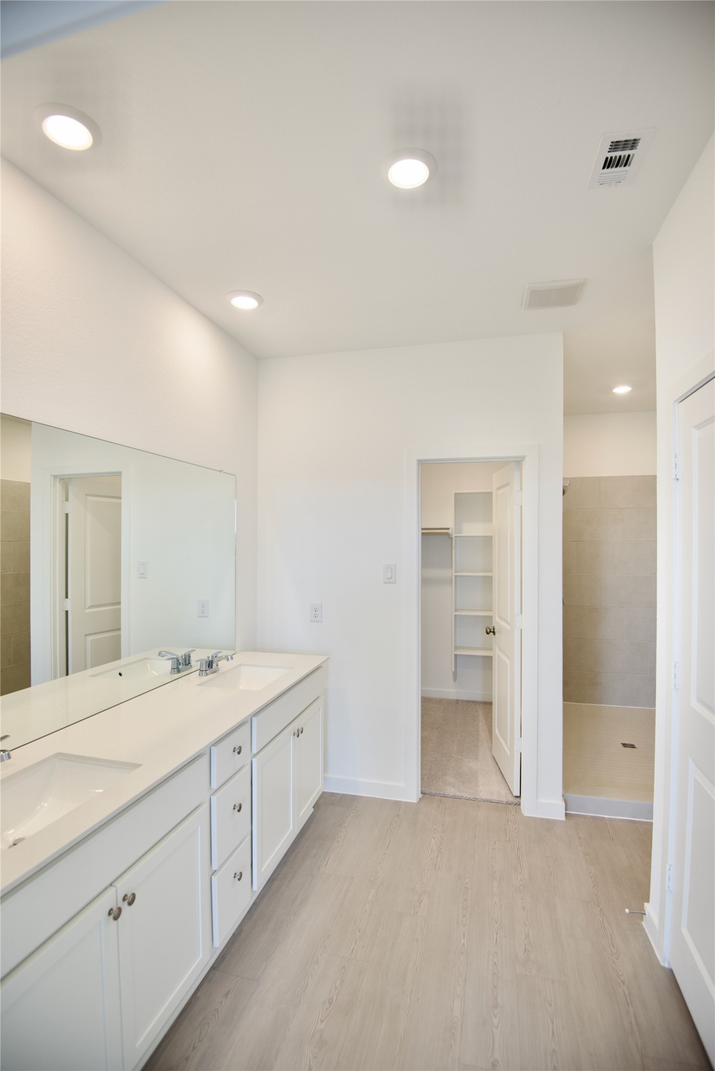 10615 Summers Way Property Photo 9