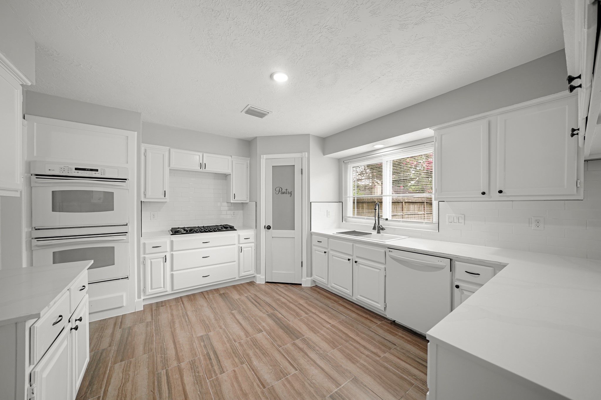 8611 Spruce Mill Drive Property Photo 6