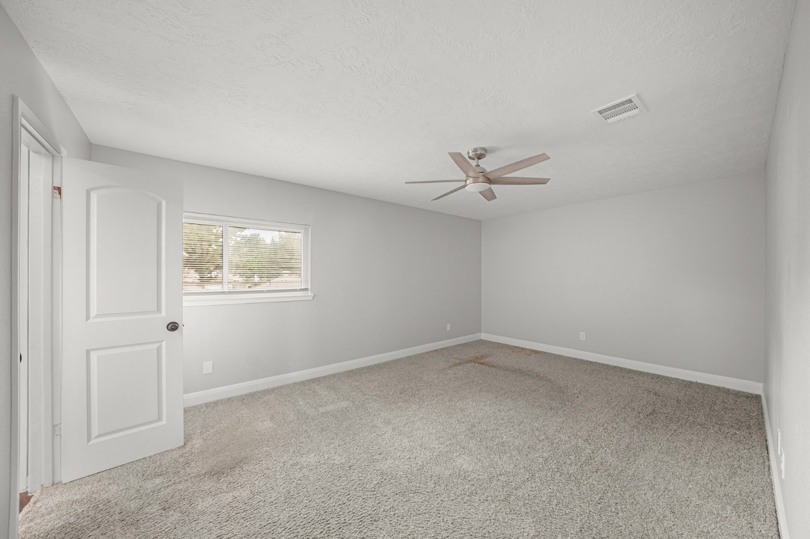 8611 Spruce Mill Drive Property Photo 11