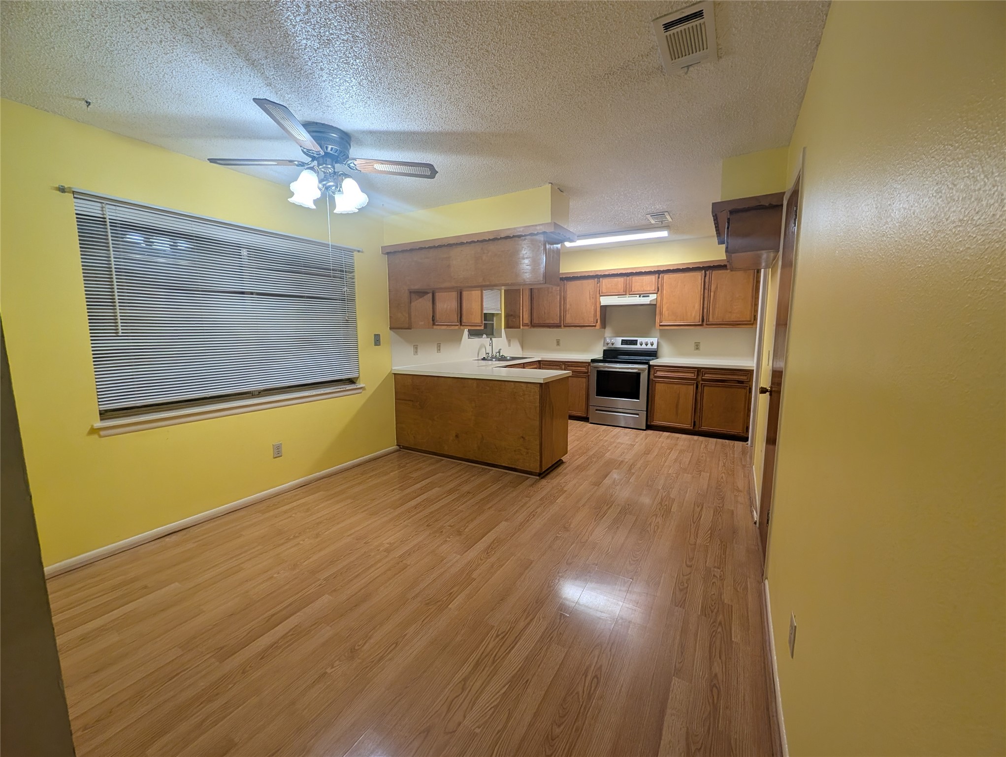 1301 Molina Court Property Photo 2