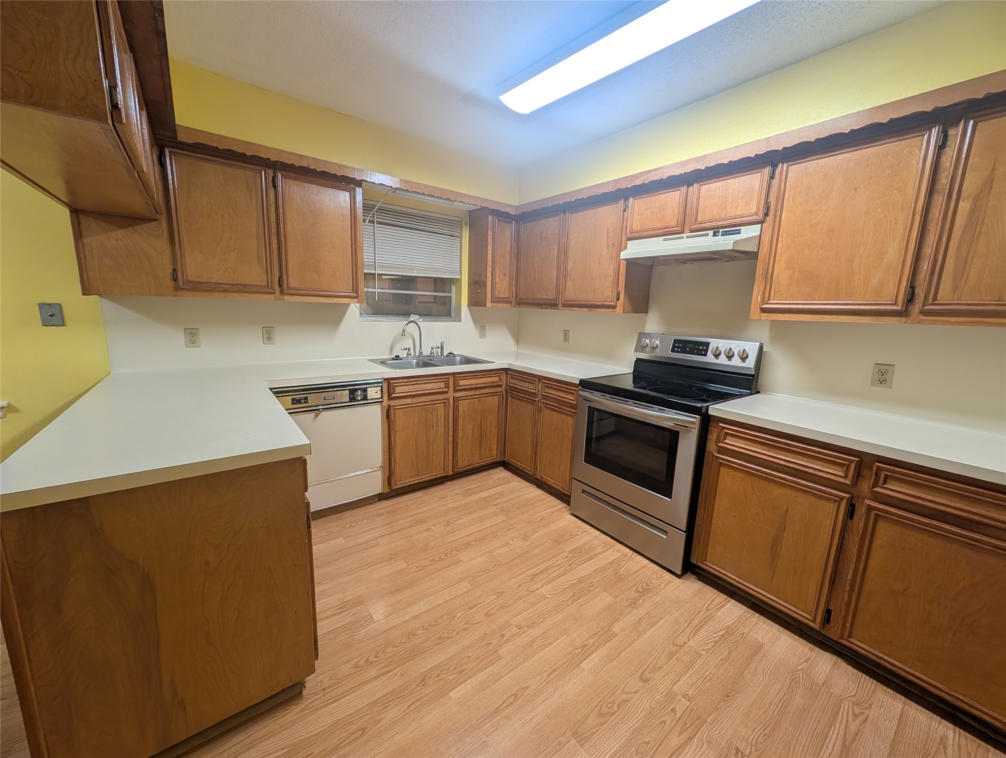 1301 Molina Court Property Photo 6