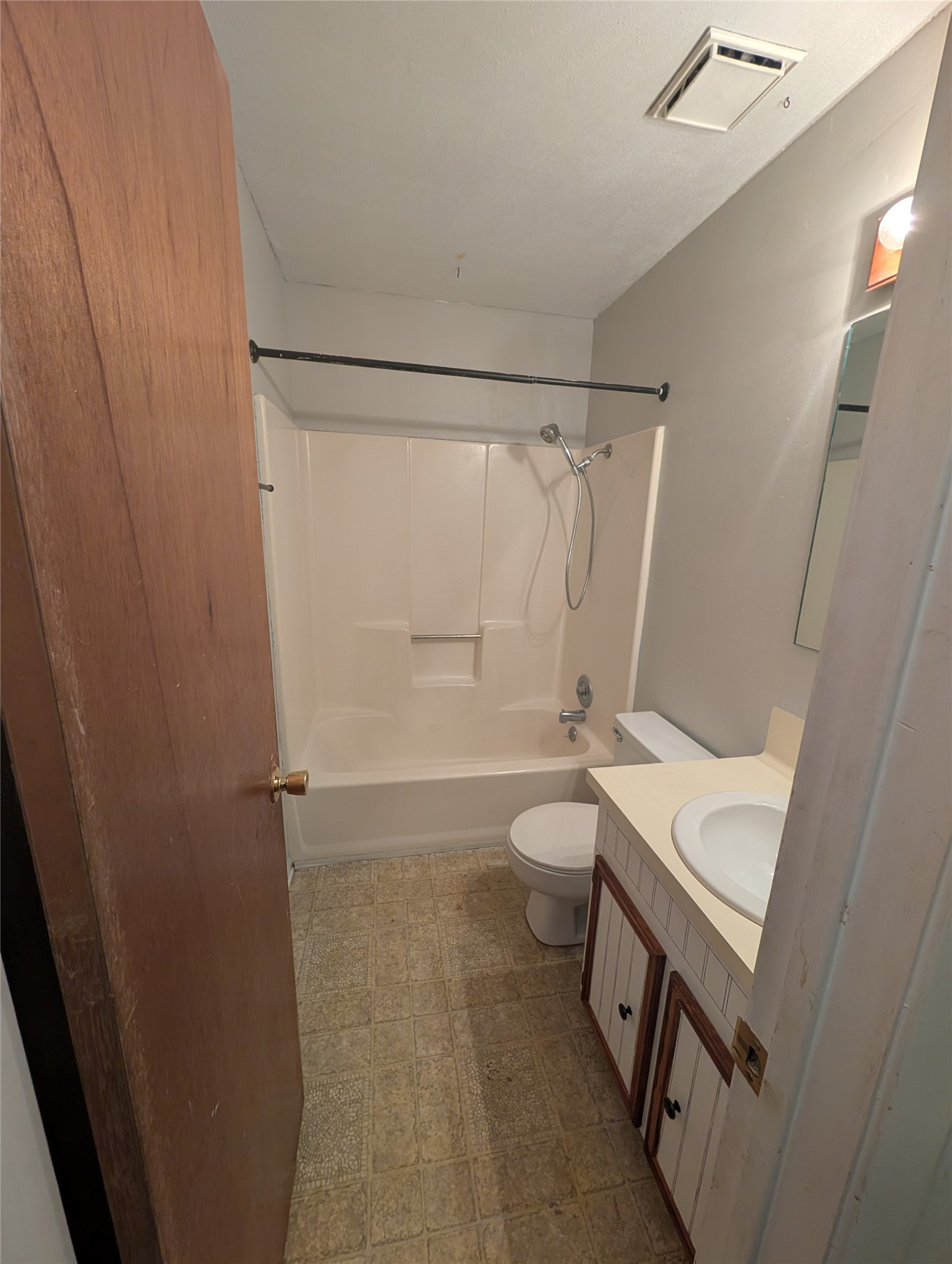 1301 Molina Court Property Photo 8