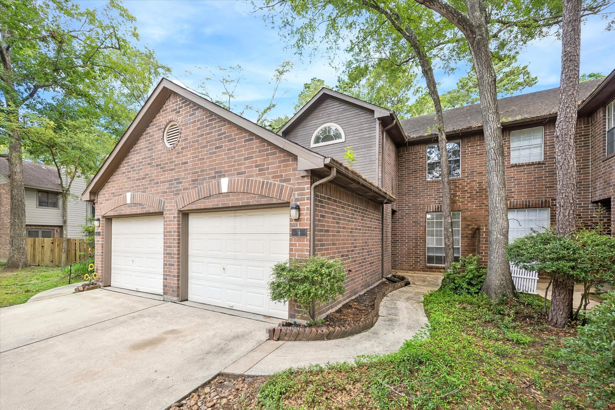 9 E Willowwood Court Property Photo 1