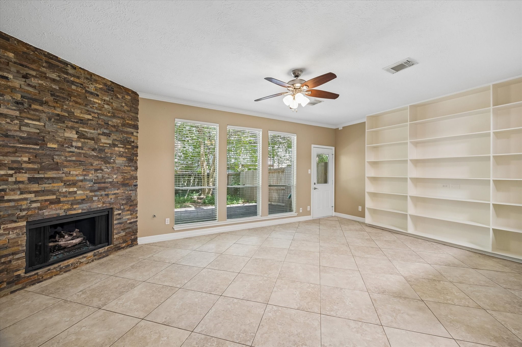 9 E Willowwood Court Property Photo 3
