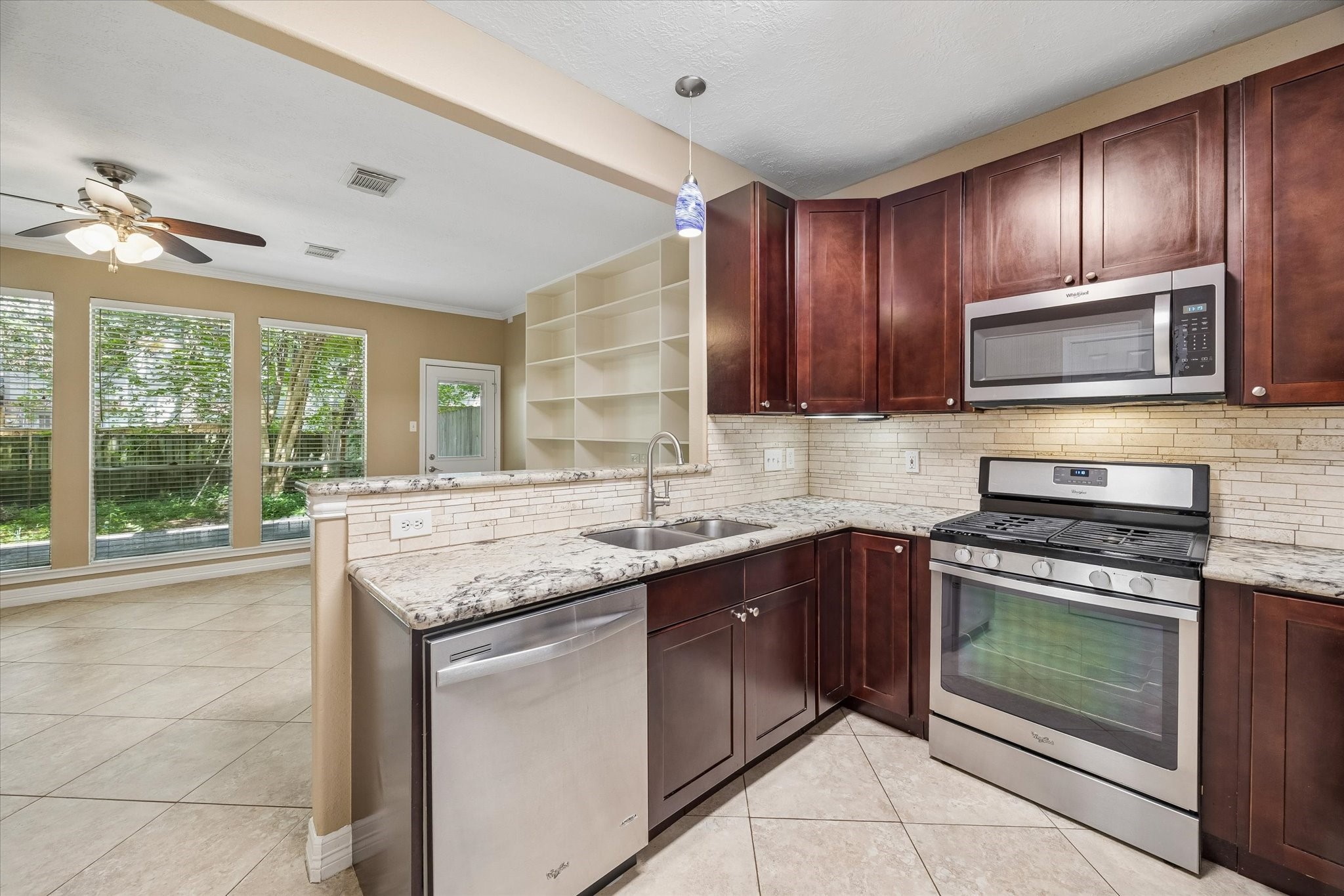 9 E Willowwood Court Property Photo 4