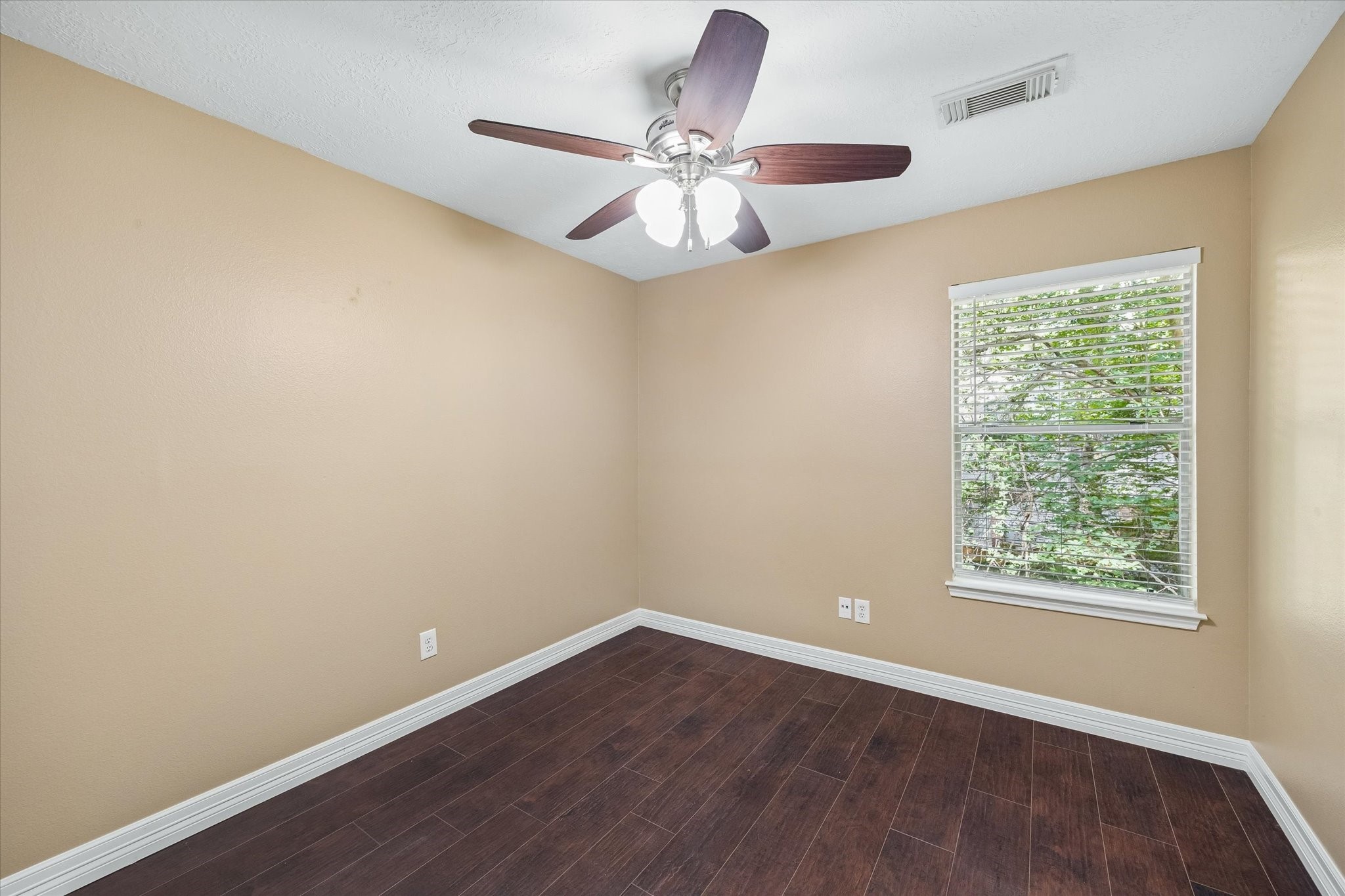 9 E Willowwood Court Property Photo 11