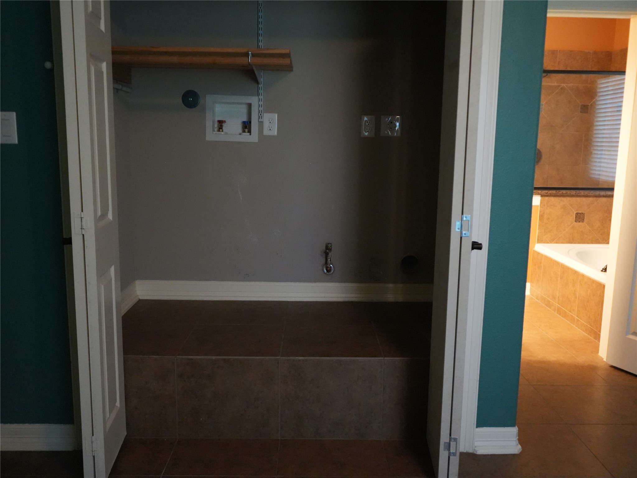 8703 Tumblewood Drive Property Photo 10